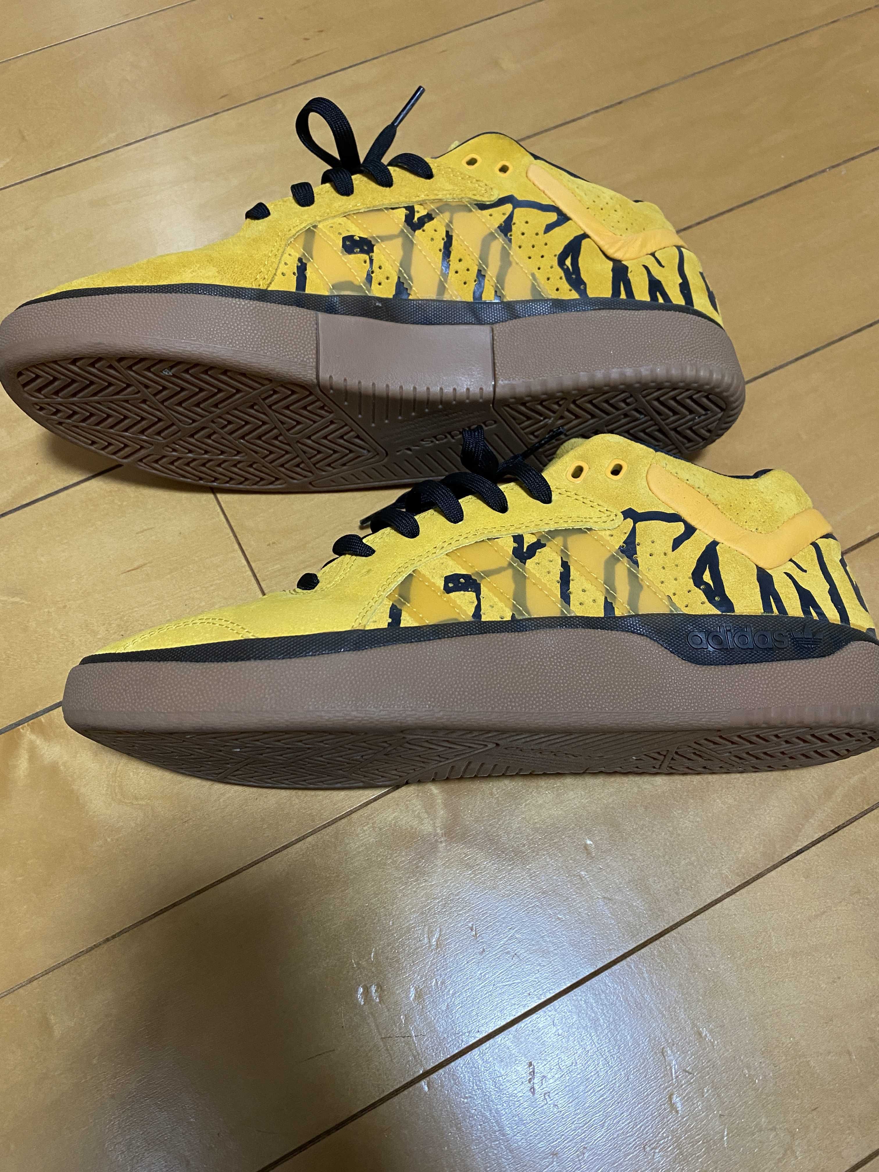 ファッキングオーサム × アディダス タイショーン "ブラック/マスタード"