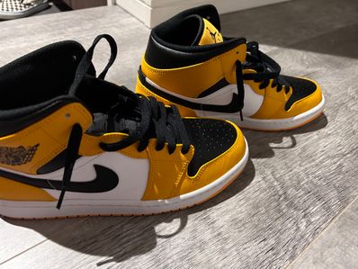 Nike Air Jordan 1 Mid "Taxi"