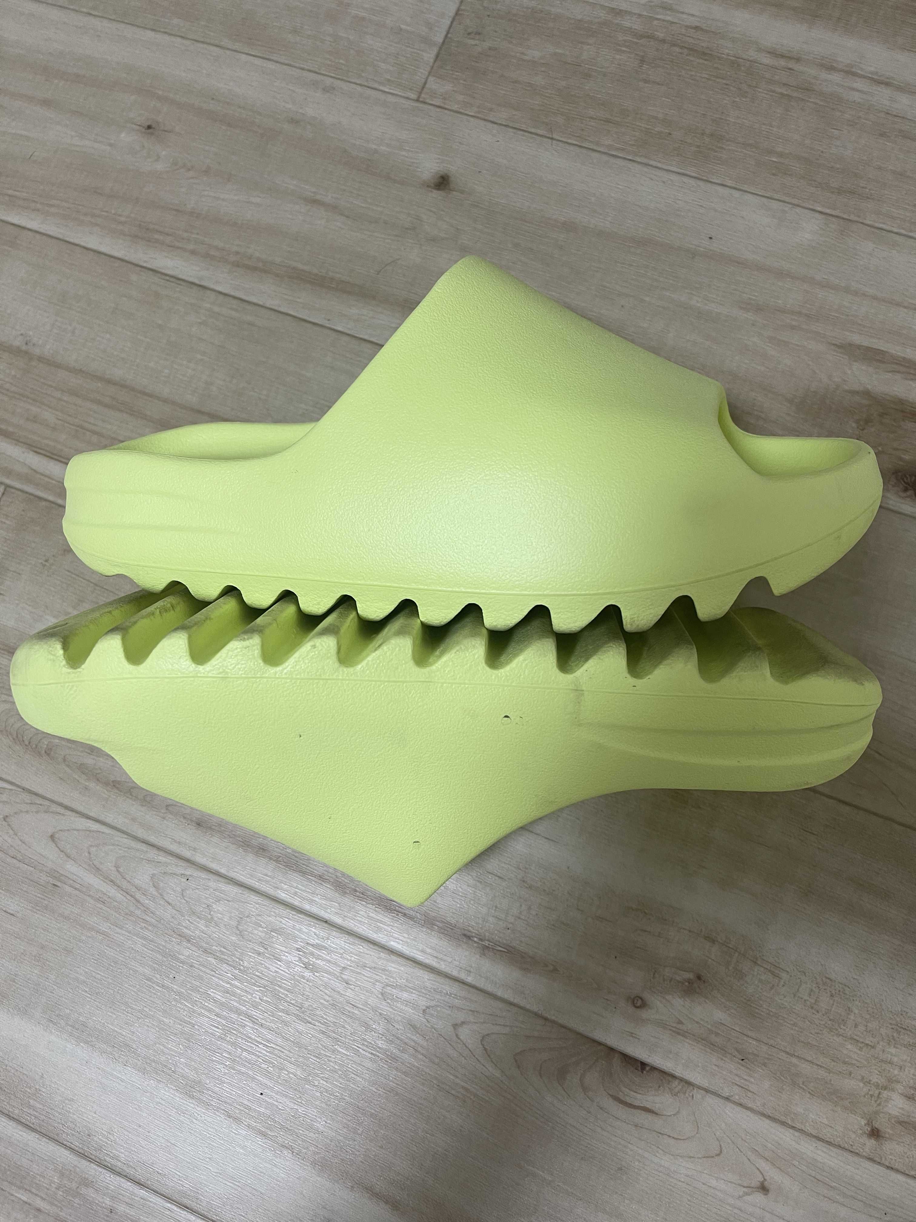 adidas YEEZY Slide "Glow Green"