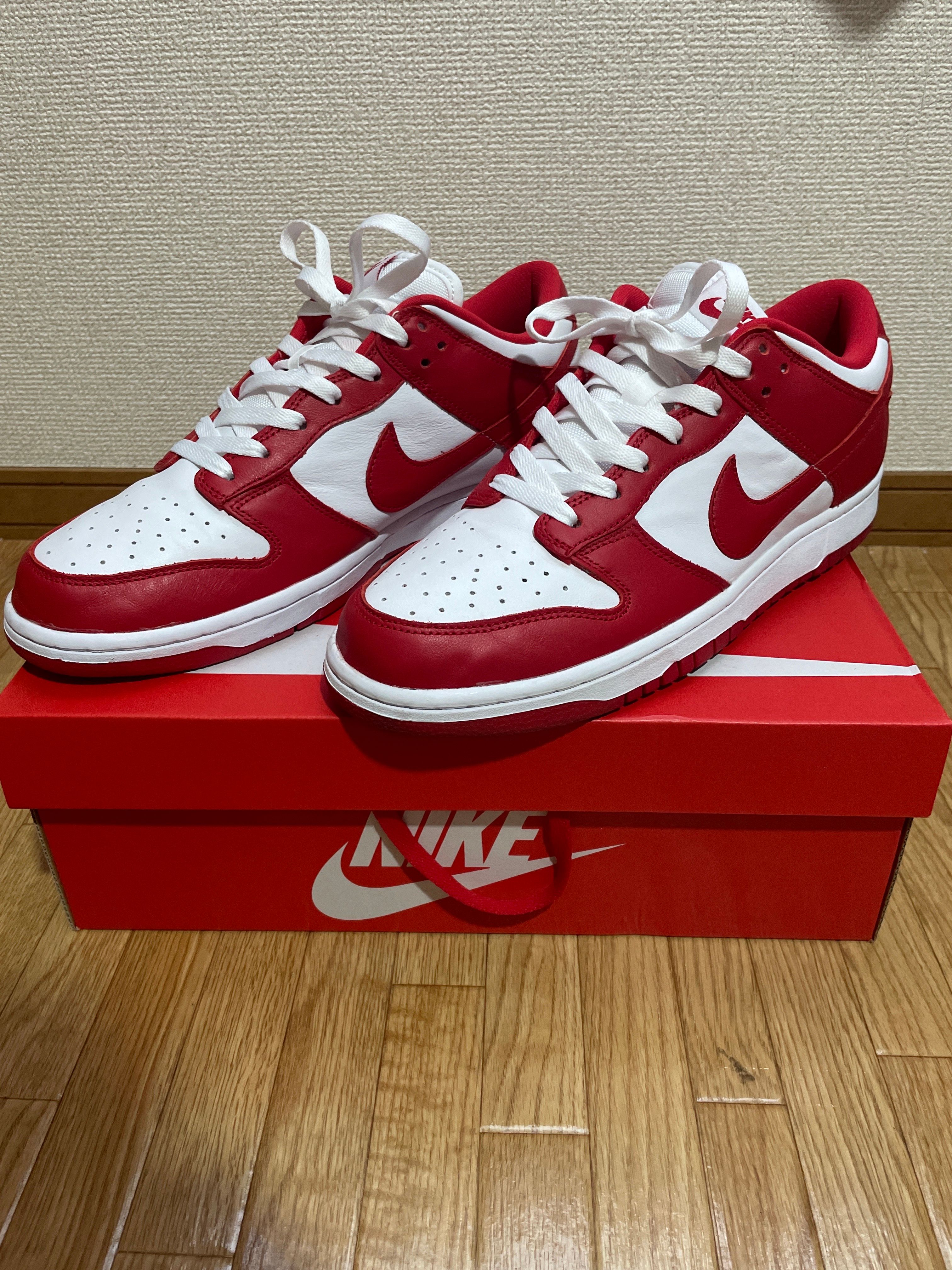 Nike Dunk Low SP "White and University Red"