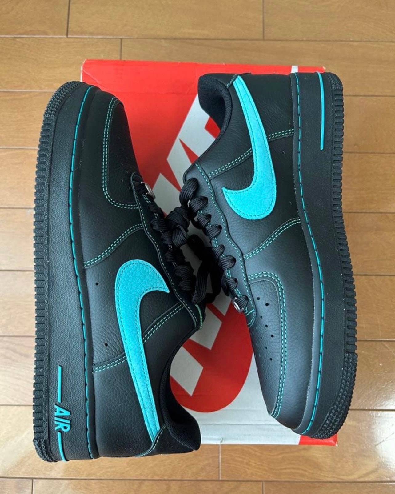 Nike Air Force 1 Low "Black Tiffany"