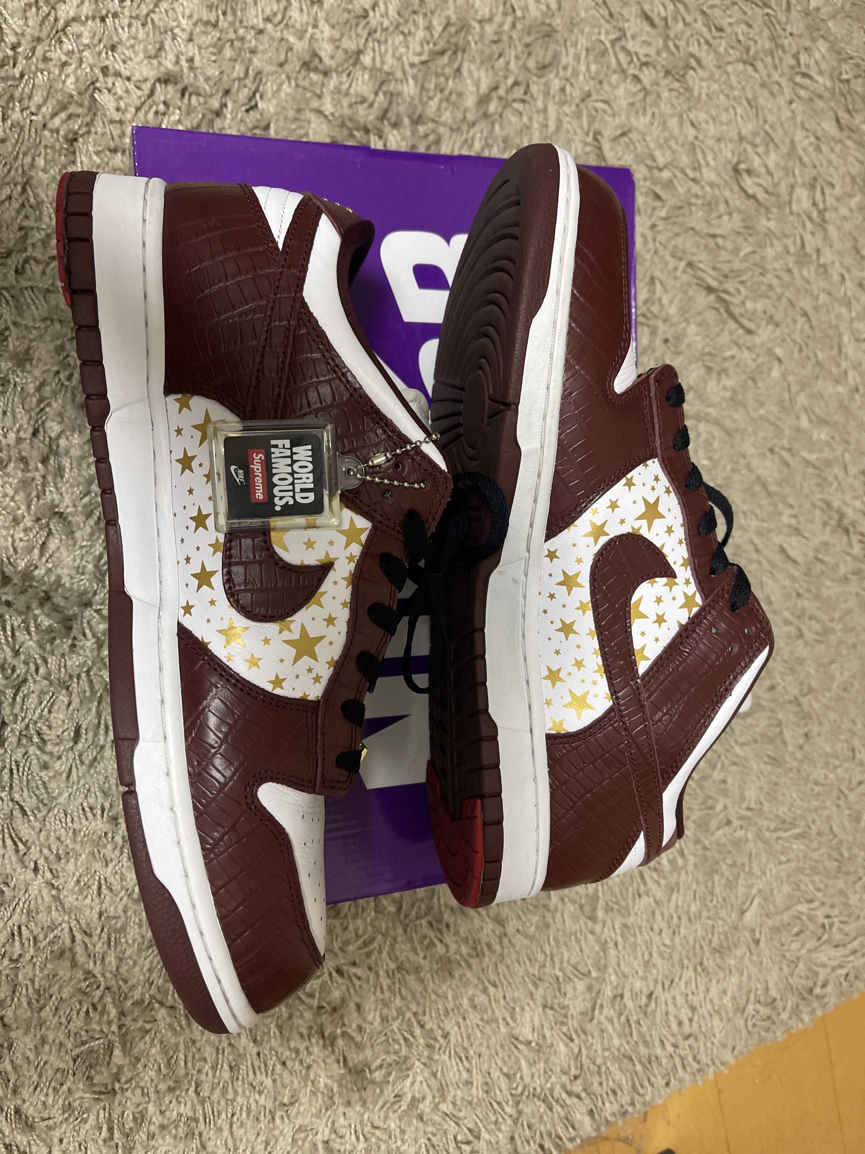 Supreme × Nike SB Dunk Low OG QS Gold Stars "White/Barkroot Brown"