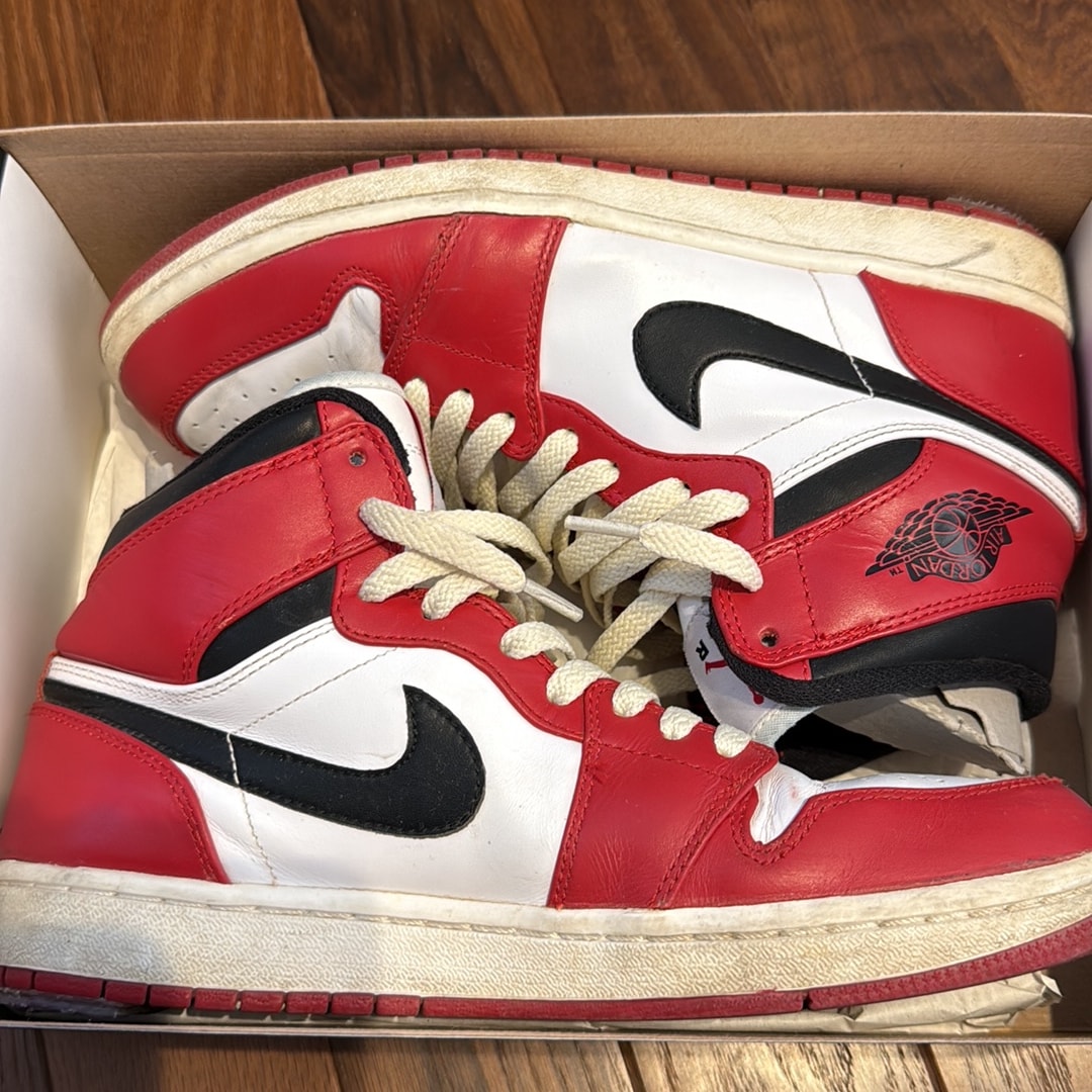 Nike Air Jordan 1 Retro High "Chicago" (2013)