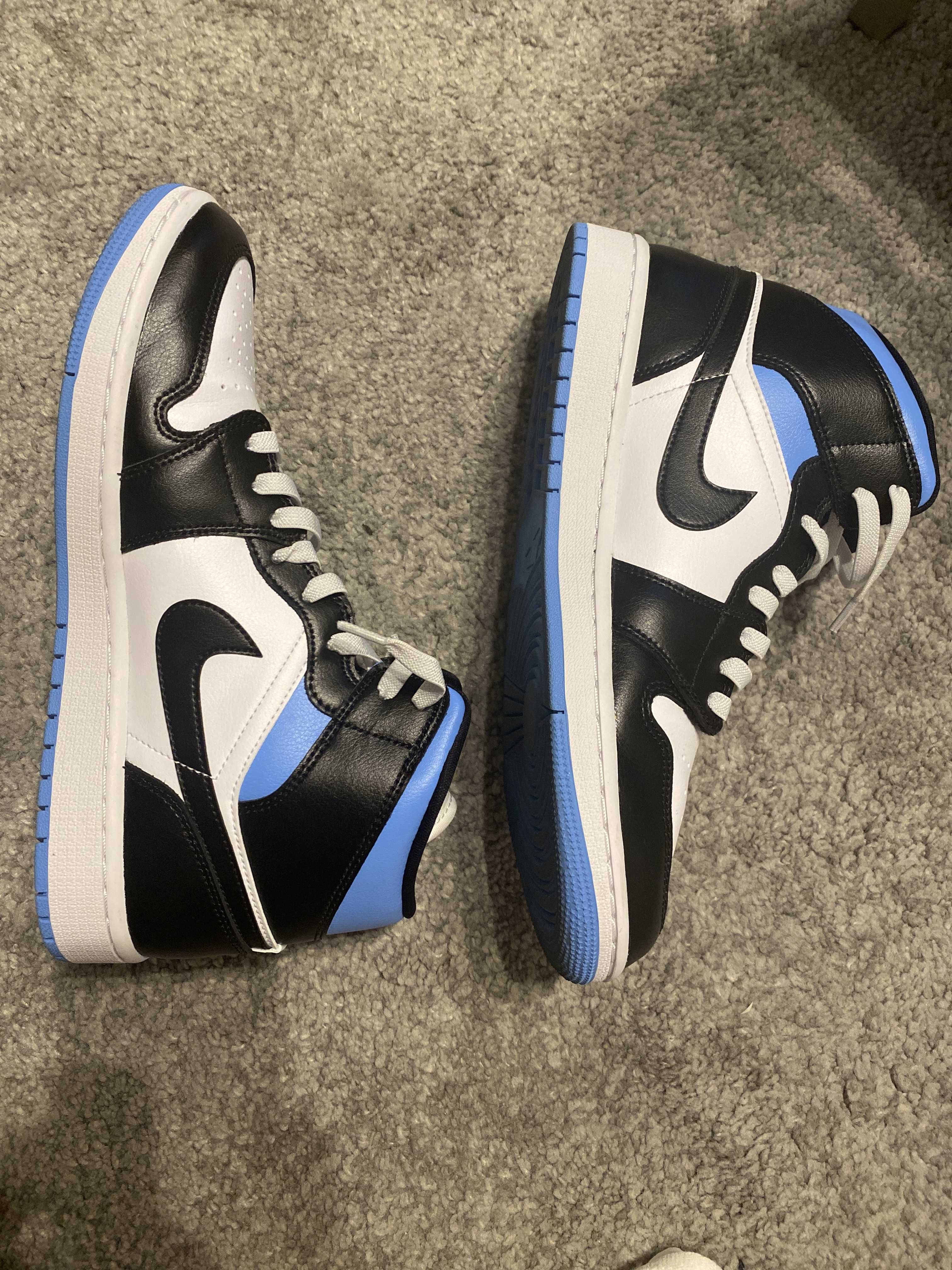 Nike Women's Air Jordan 1 Mid "Black/University Blue"