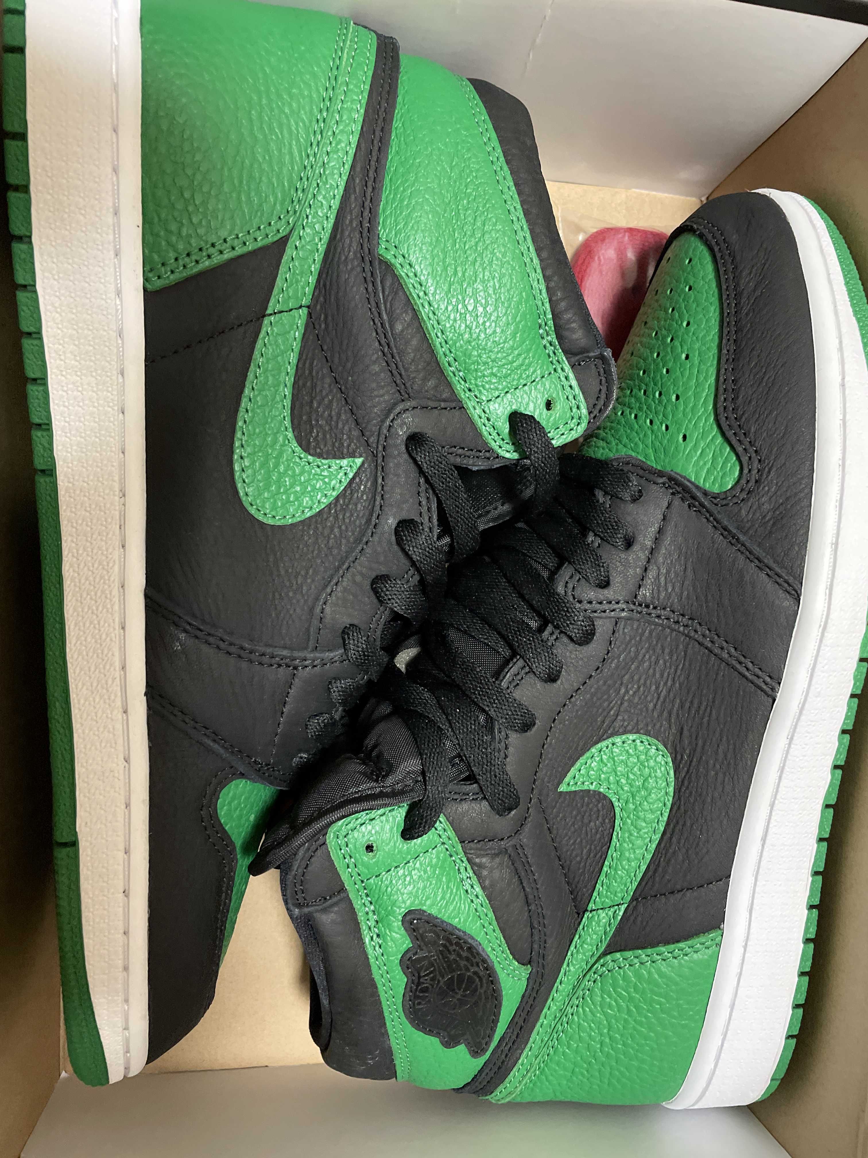 Nike Air Jordan 1 Retro High OG "Black/Pine Green" (2020)