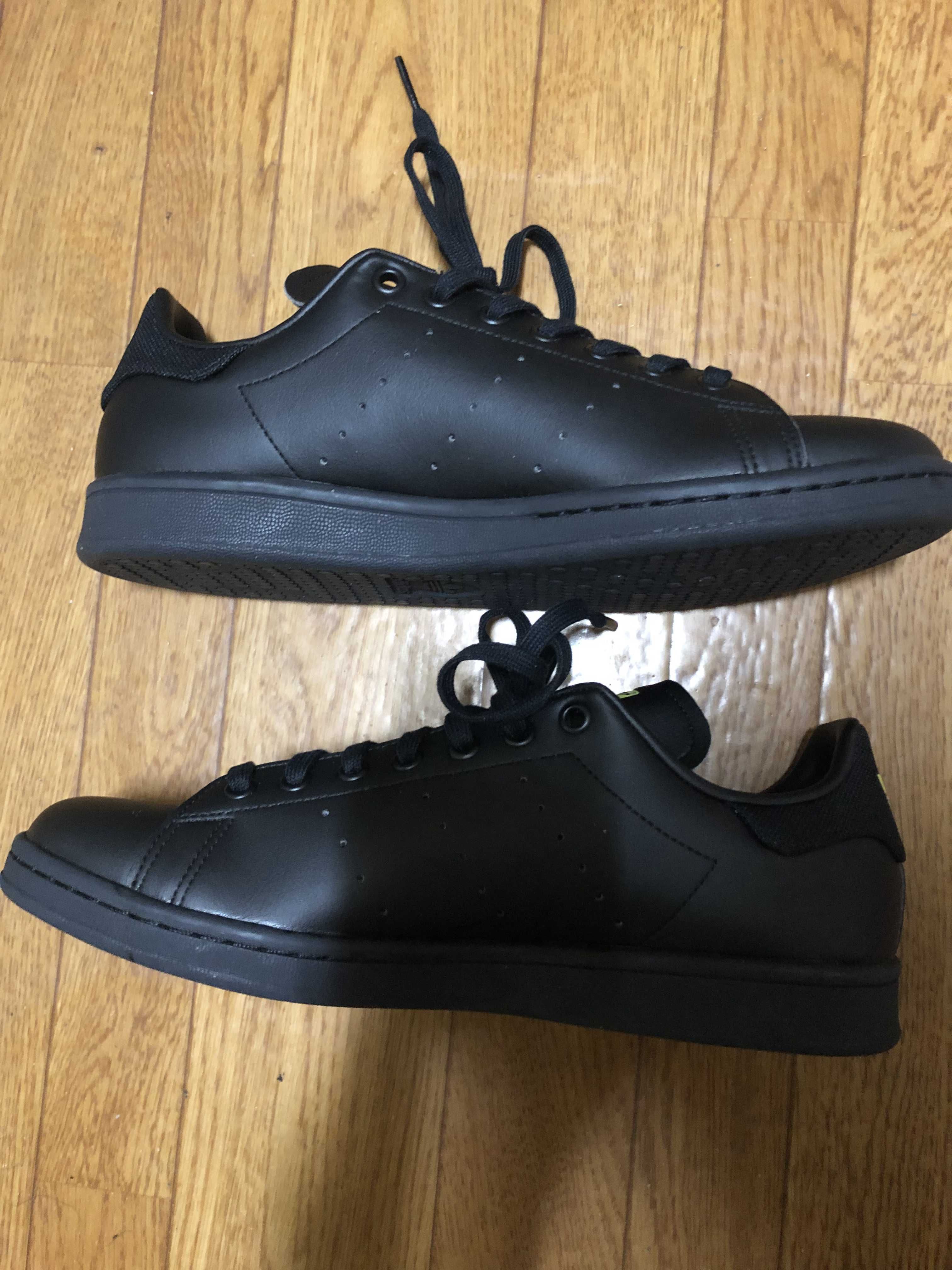 adidas Stan Smith "CORE BLACK SEMI SOLAR YELLOW"