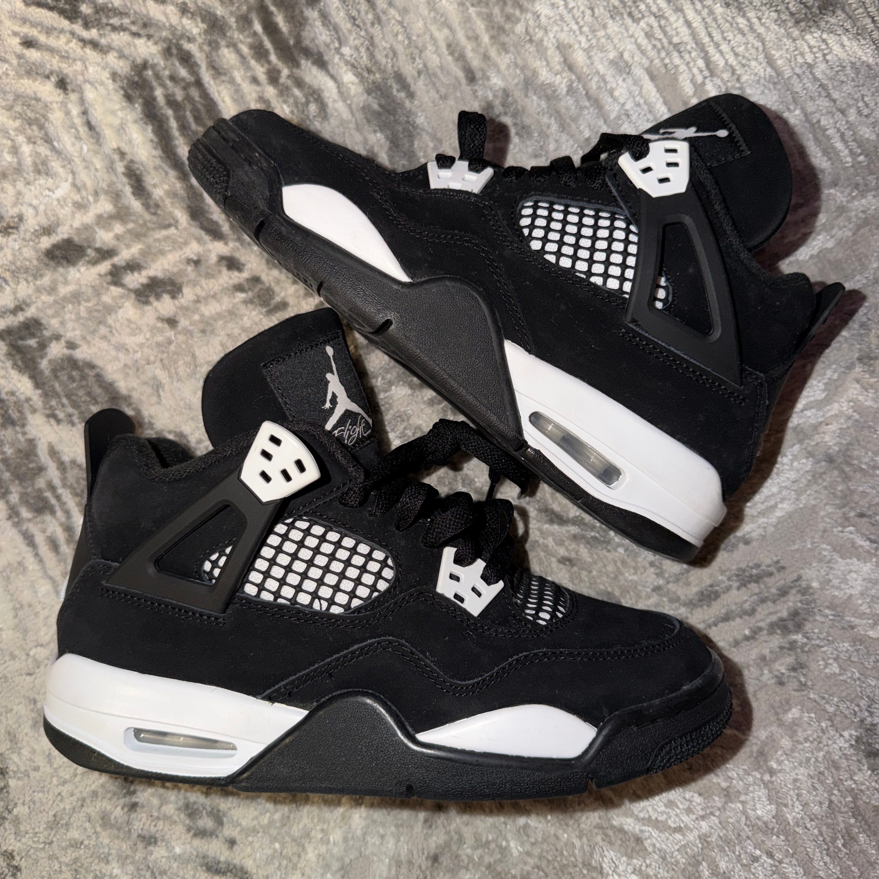 Nike GS Air Jordan 4 Retro "White Thunder"