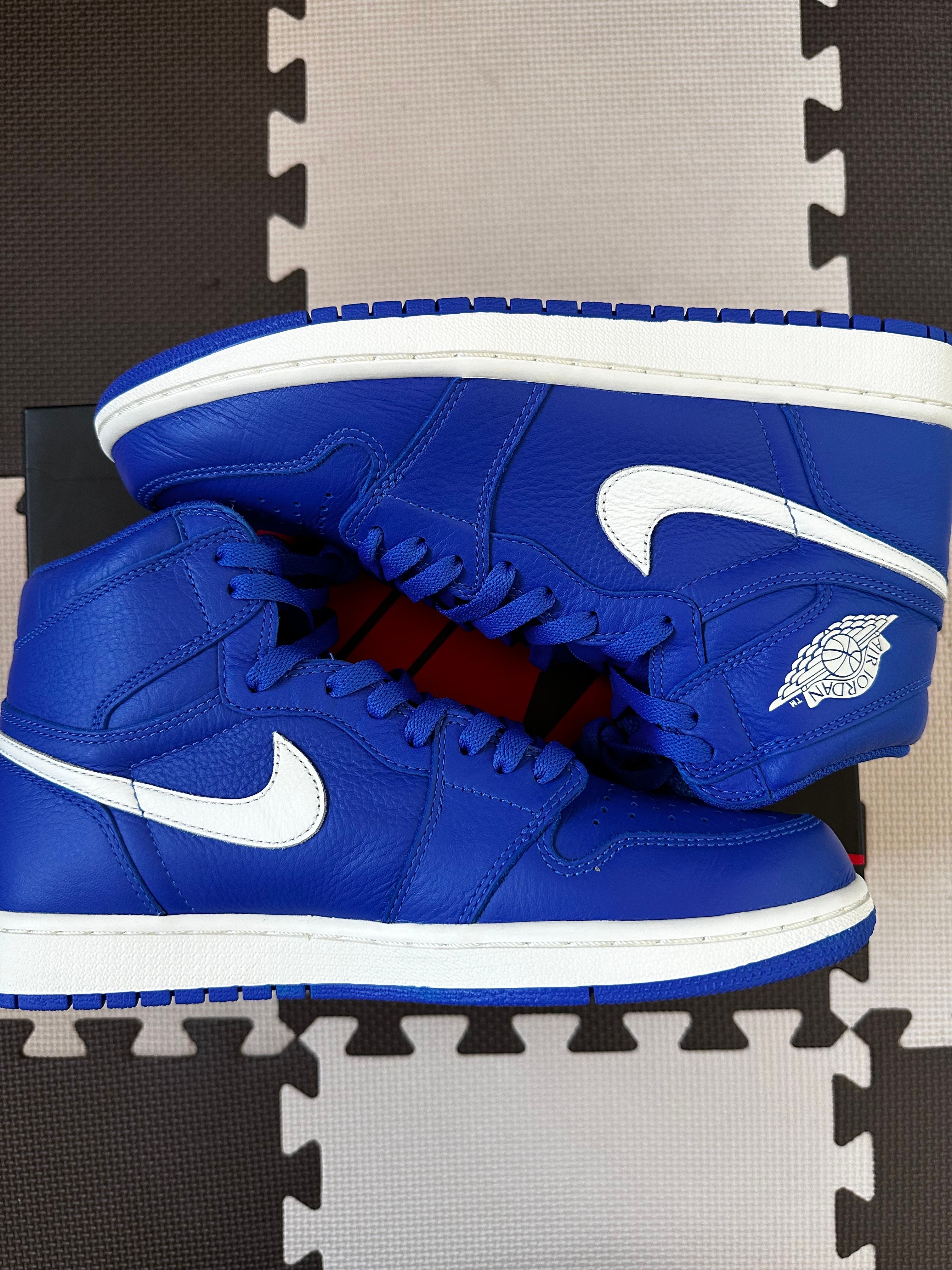 NIKE AIR JORDAN 1 RETRO HIGH "HYPER ROYAL"