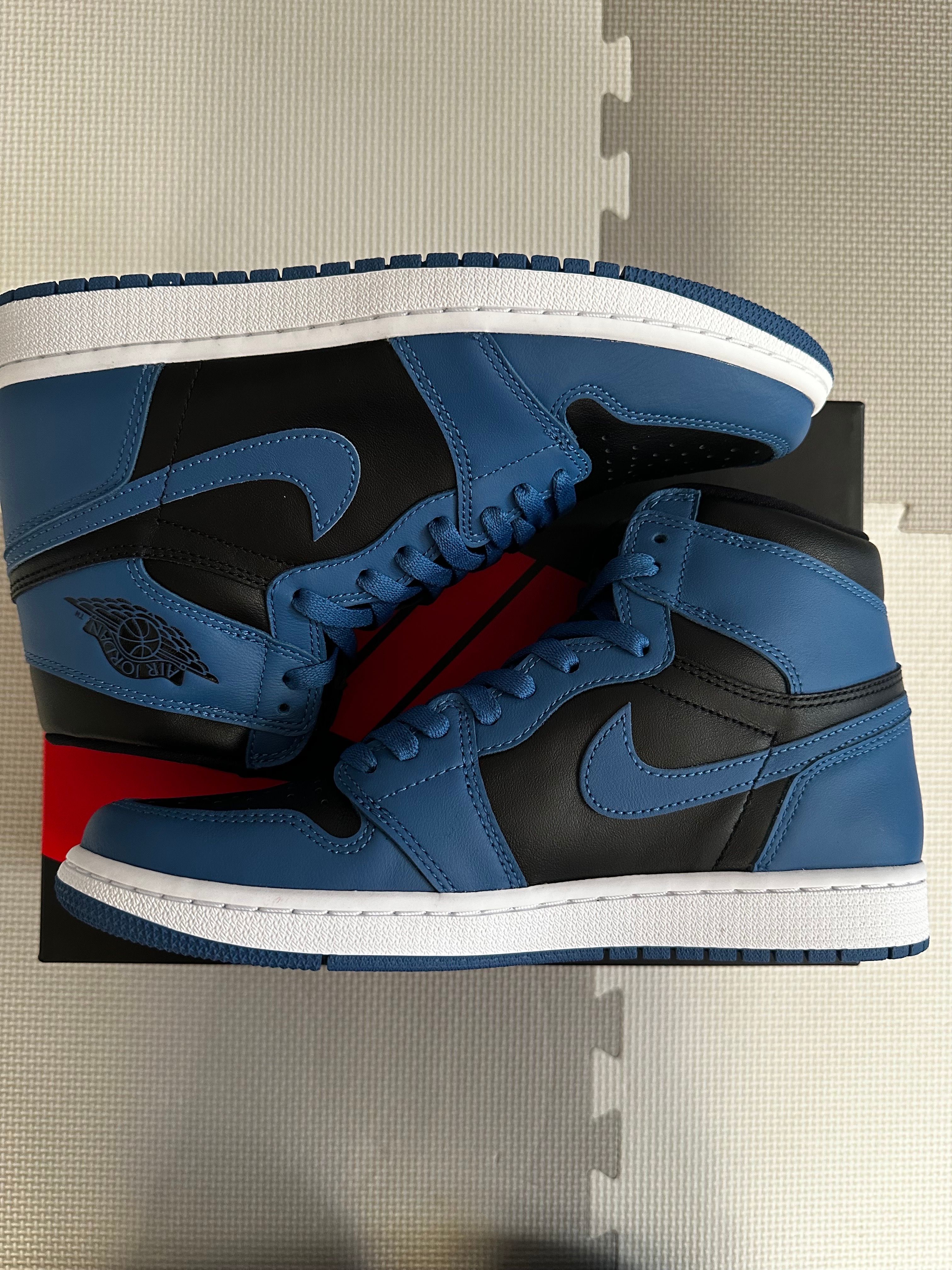 Nike Air Jordan 1 Retro High OG "Dark Marina Blue"