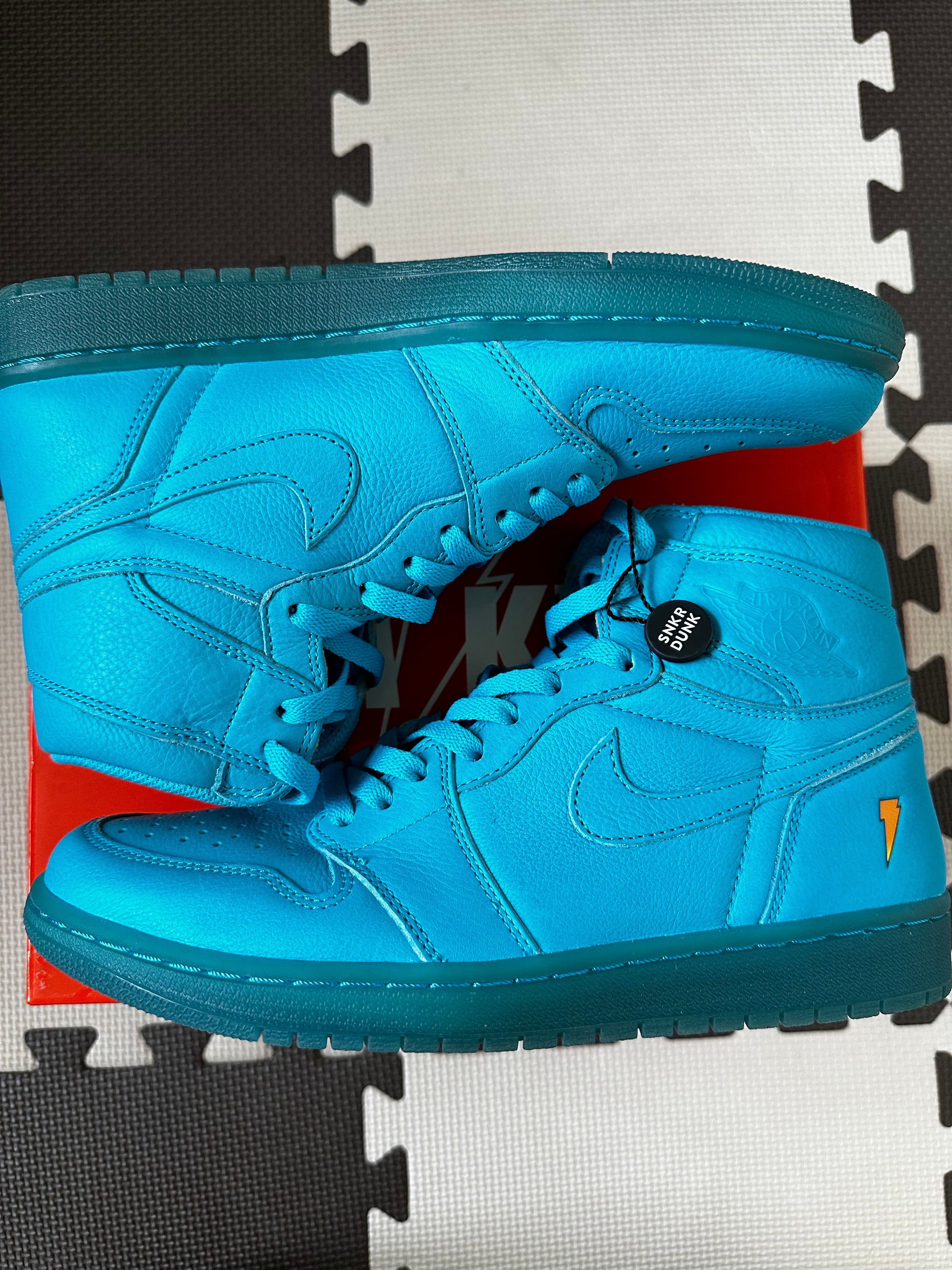 Nike Air Jordan 1 Retro High Gatorade "Blue Lagoon"
