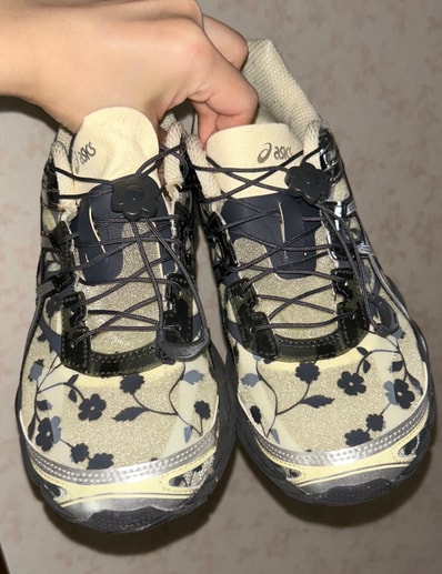 Cecilie Bahnsen × Asics Gel-Cumulus 16 Floral "Ivory/Black"