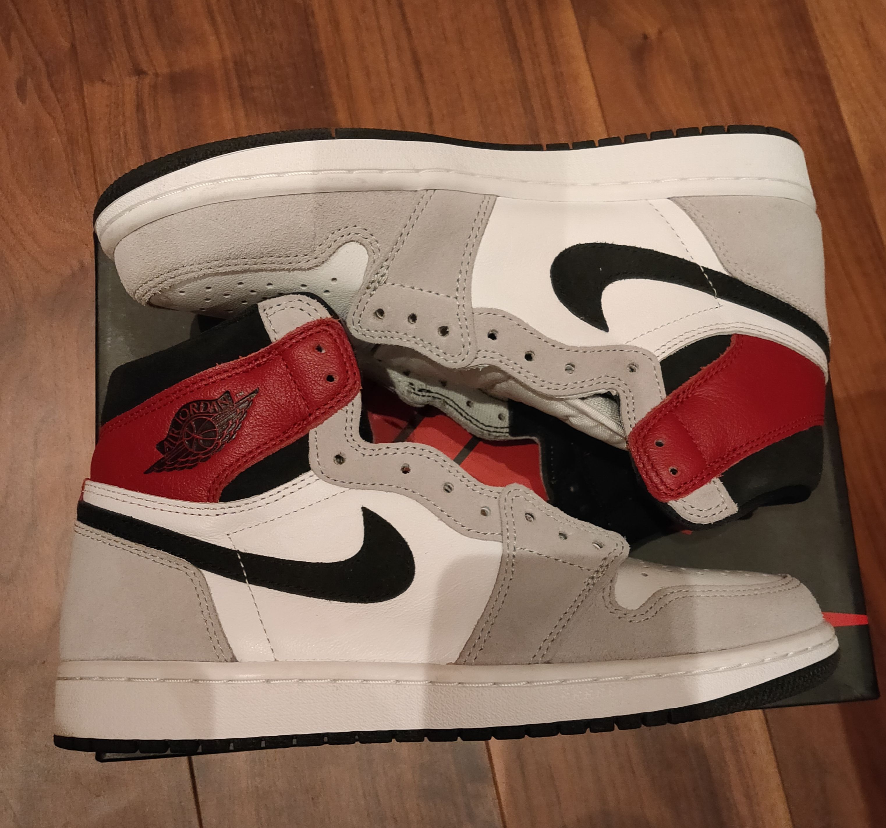 Nike Air Jordan 1 High OG "White/Black/Light Smoke Grey"
