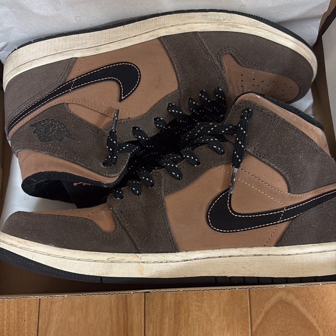 Nike Air Jordan 1 Mid SE "Dark Chocolate"