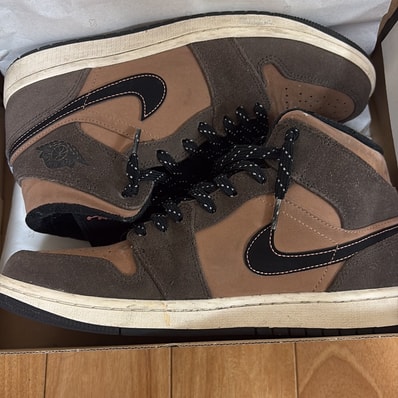 Nike Air Jordan 1 Mid SE "Dark Chocolate"