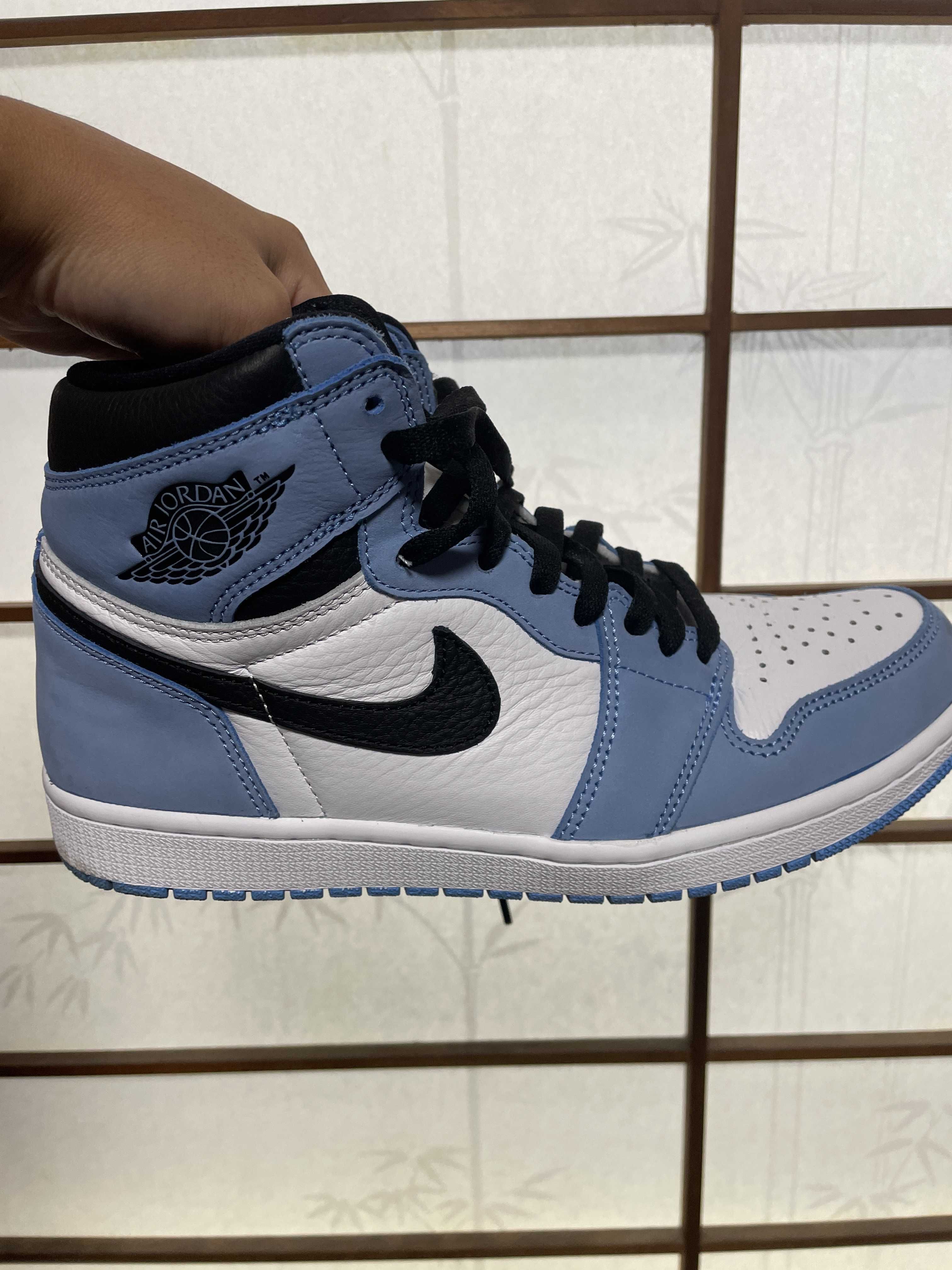 Nike Air Jordan 1 High OG "University Blue"