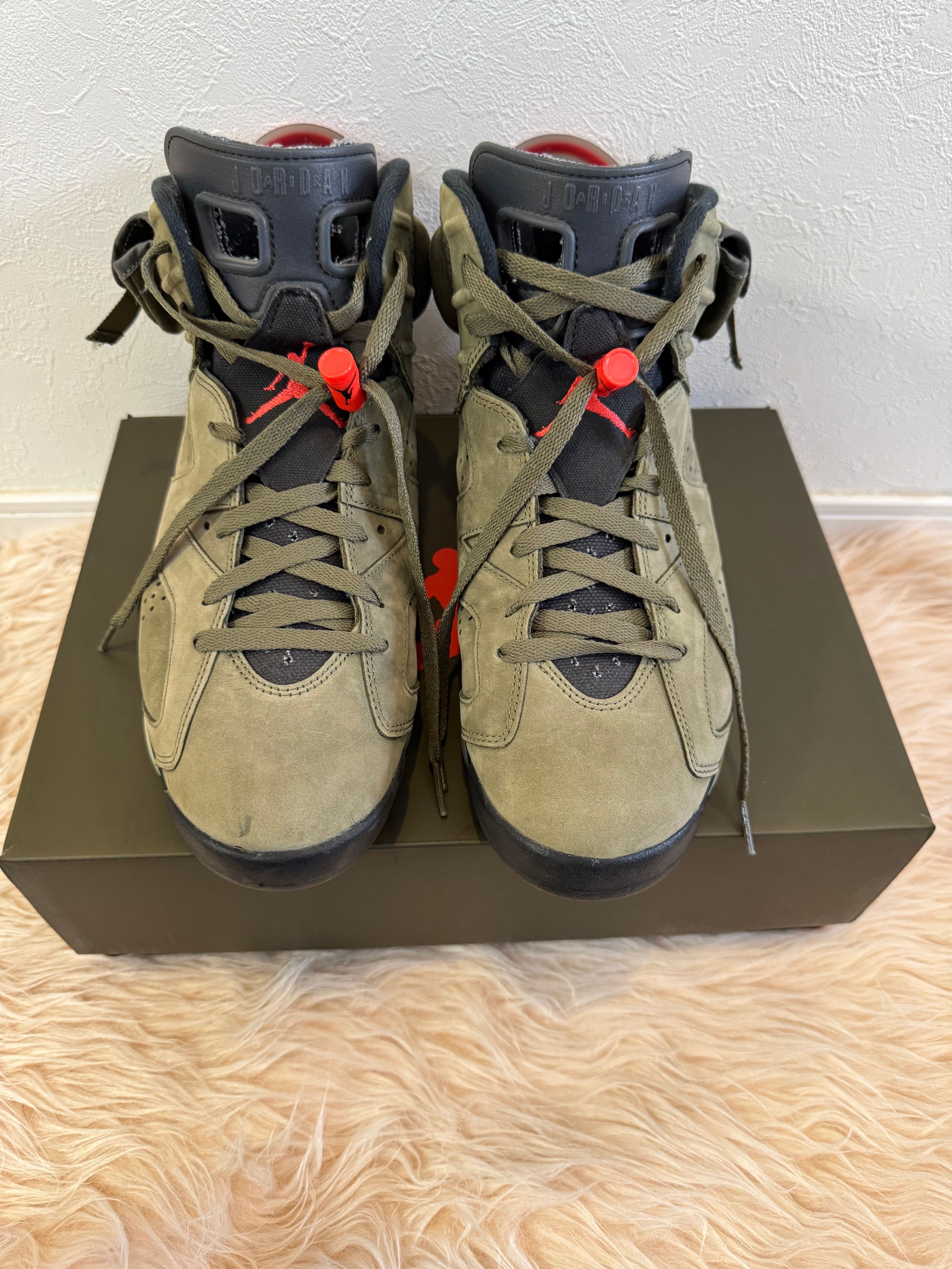Travis Scott × Nike Air Jordan 6 Retro "Medium Olive"