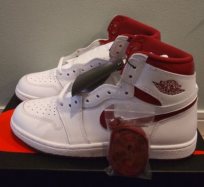 Nike Air Jordan 1 High '85 "Metallic Burgundy"