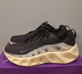 ナイキ エイバ ローバー "ブラック/アンスラサイト/セコイア/モスリン"