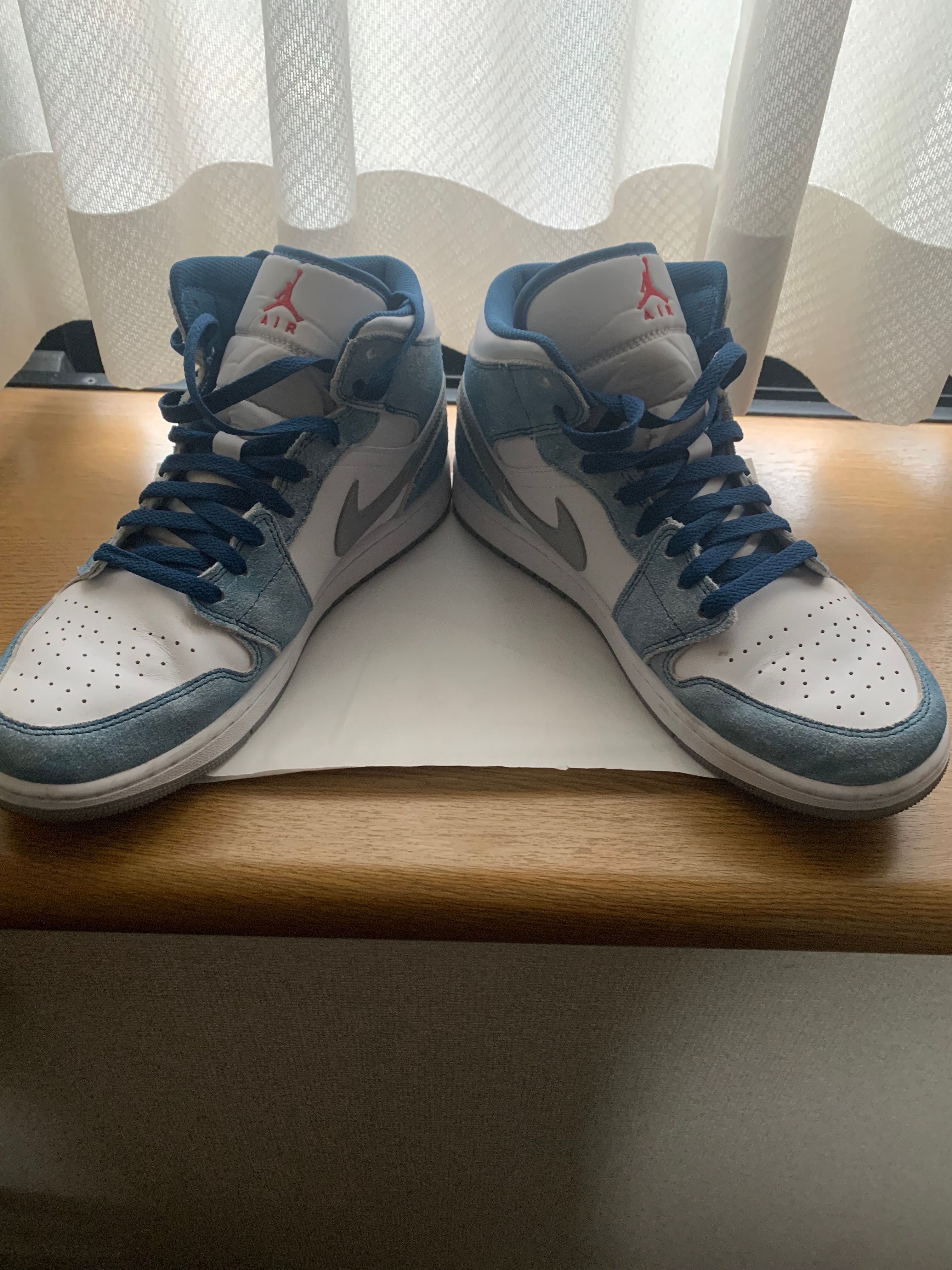 Nike Air Jordan 1 Mid SE "White/Hyper Royal/Red"