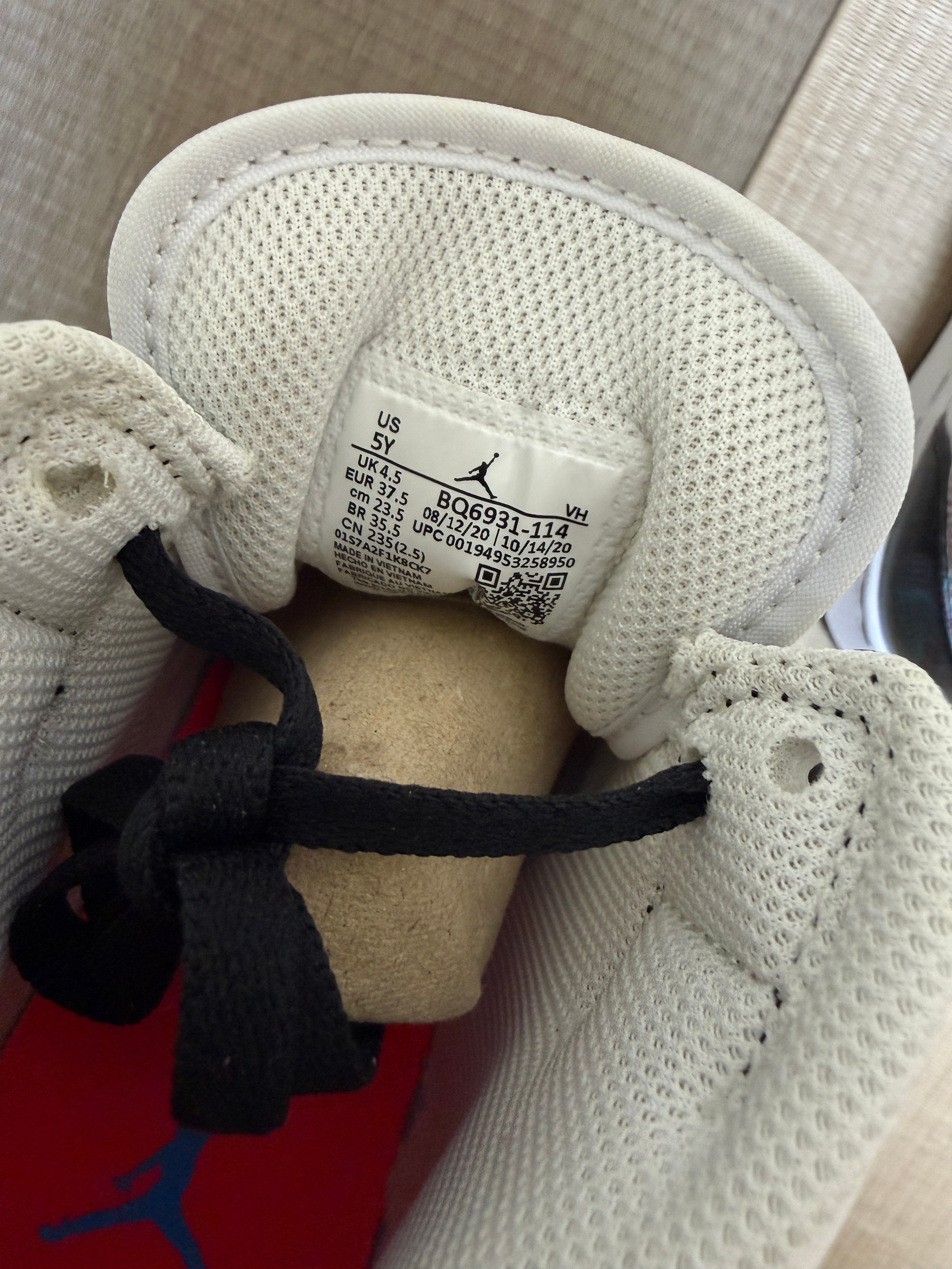 Nike GS Air Jordan 1 Mid SE "Take Flight"