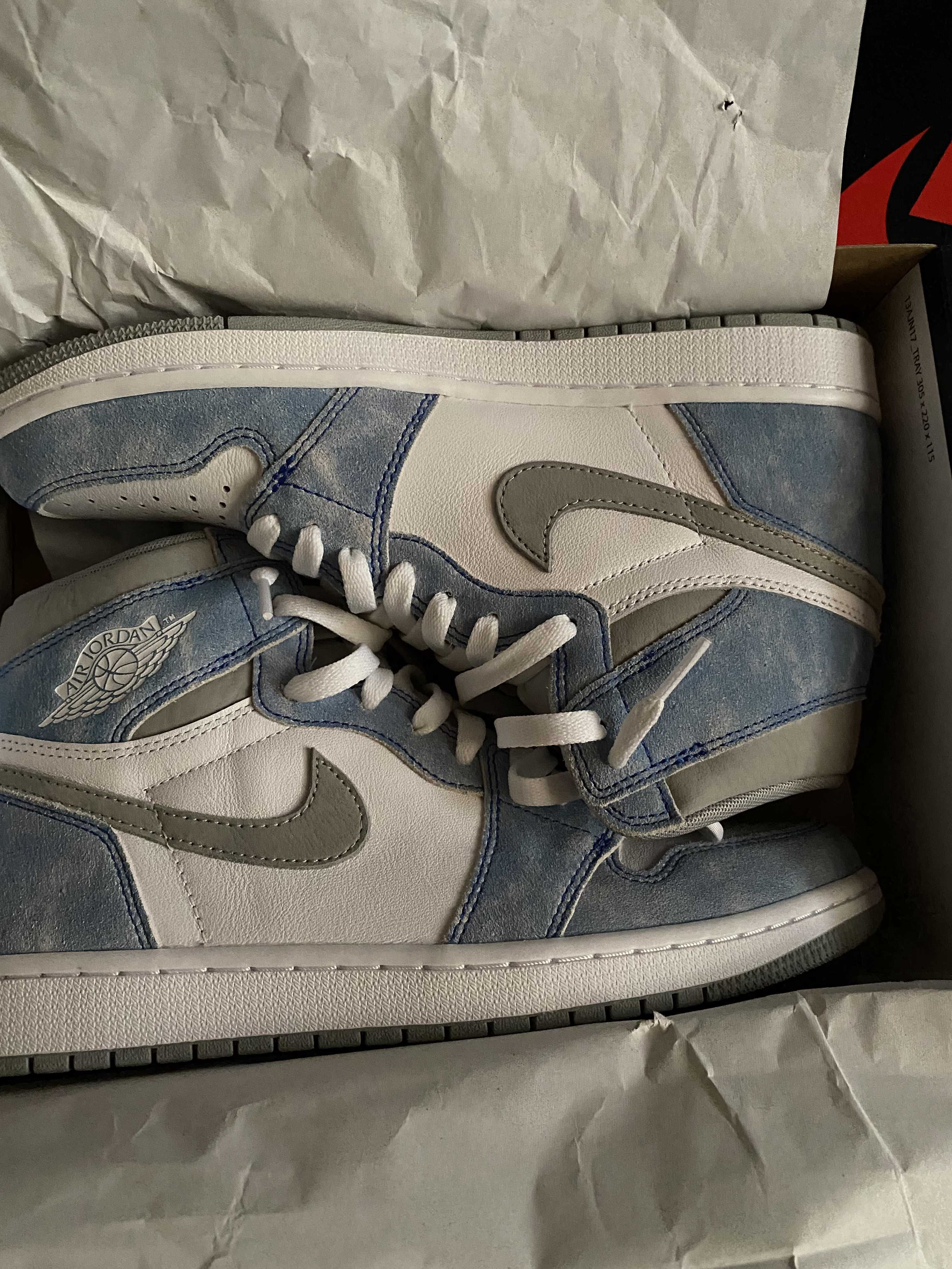 Nike Air Jordan 1 High OG "Hyper Royal"