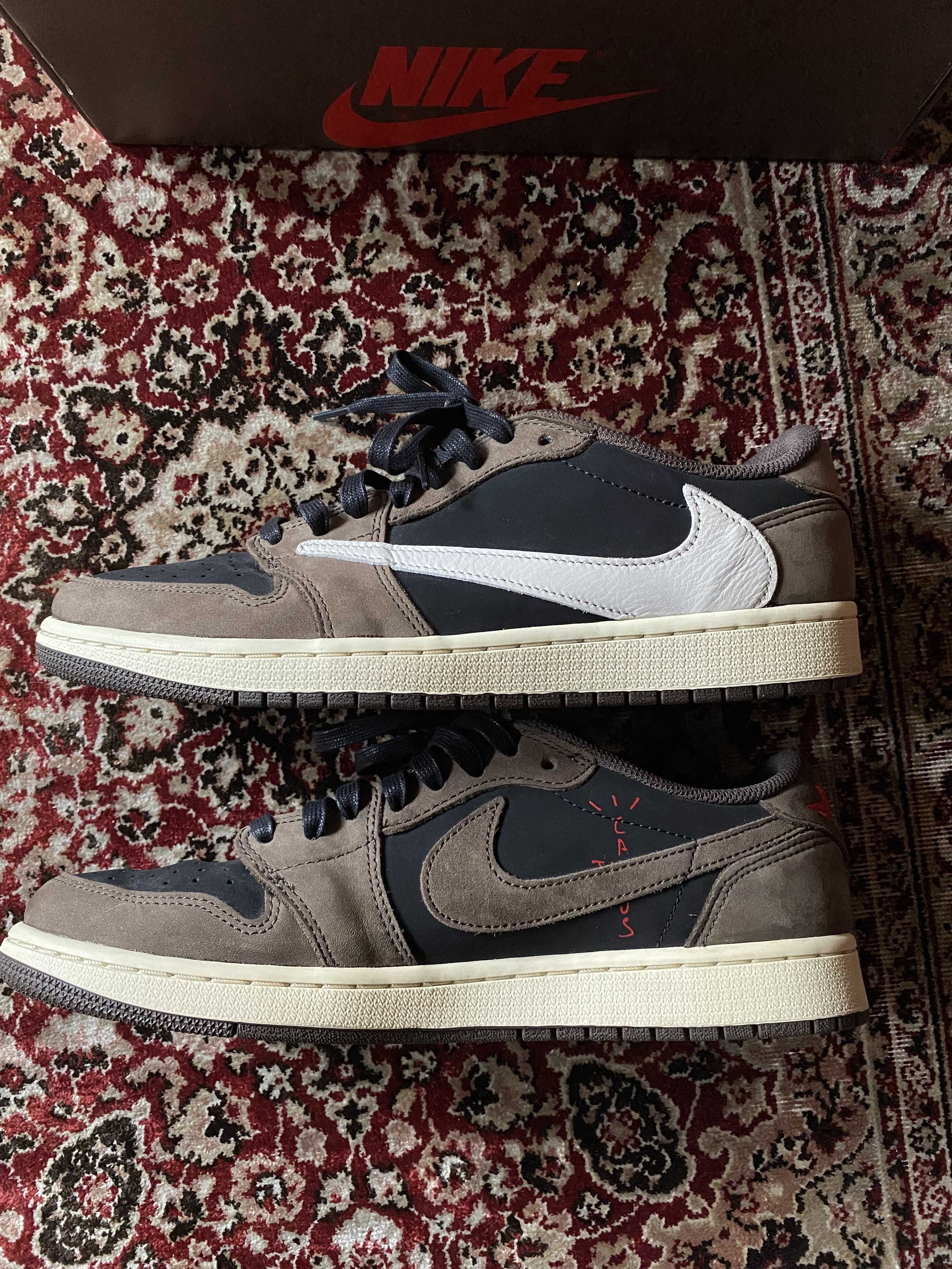 Travis Scott × Nike Air Jordan 1 Low OG SP-T  "Black/Dark Mocha"