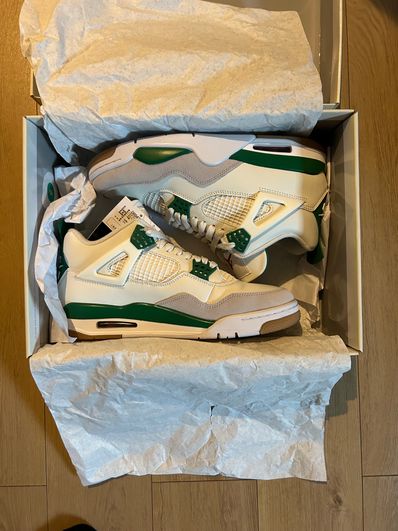 Nike SB × Air Jordan 4 Retro SP "Pine Green"