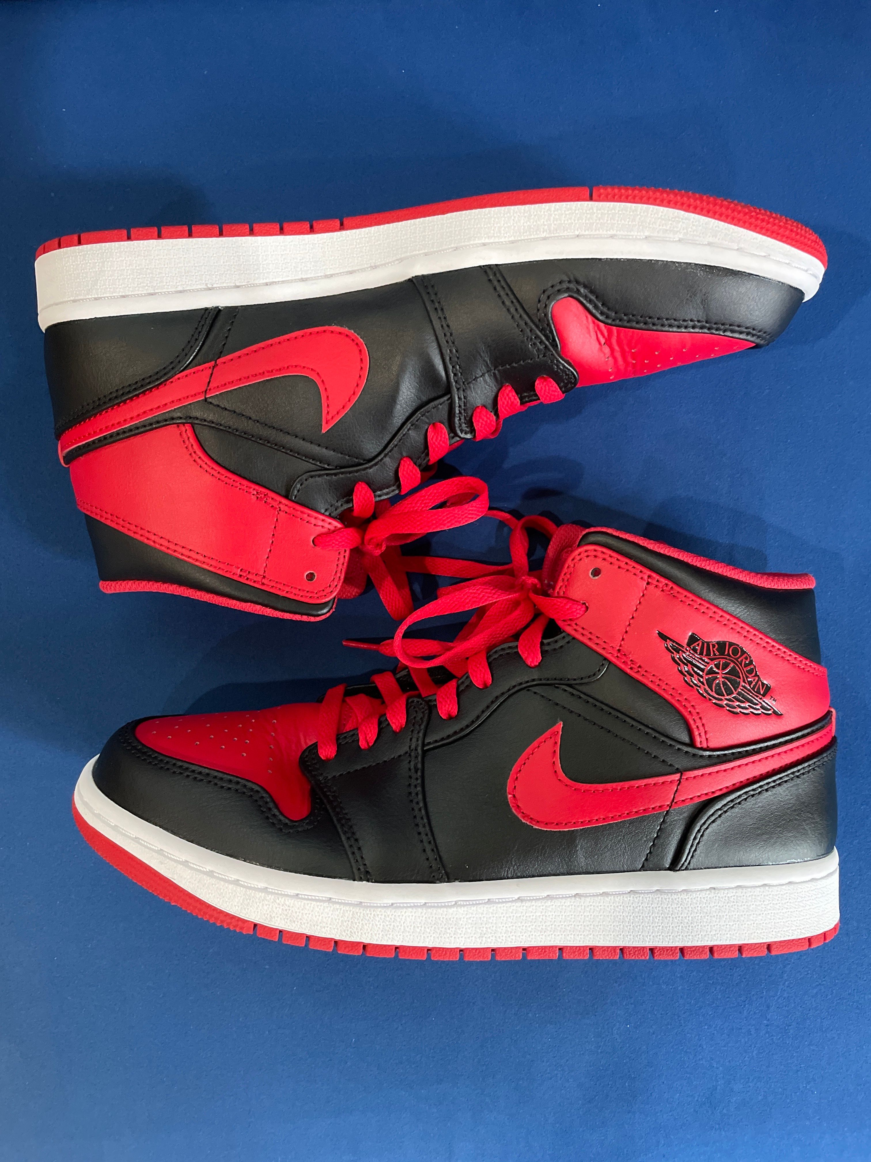 Nike Air Jordan 1 Mid "Bred Toe"