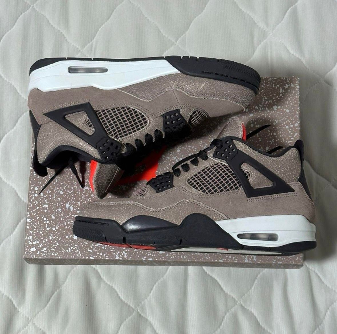Nike Air Jordan 4 "Taupe Haze"