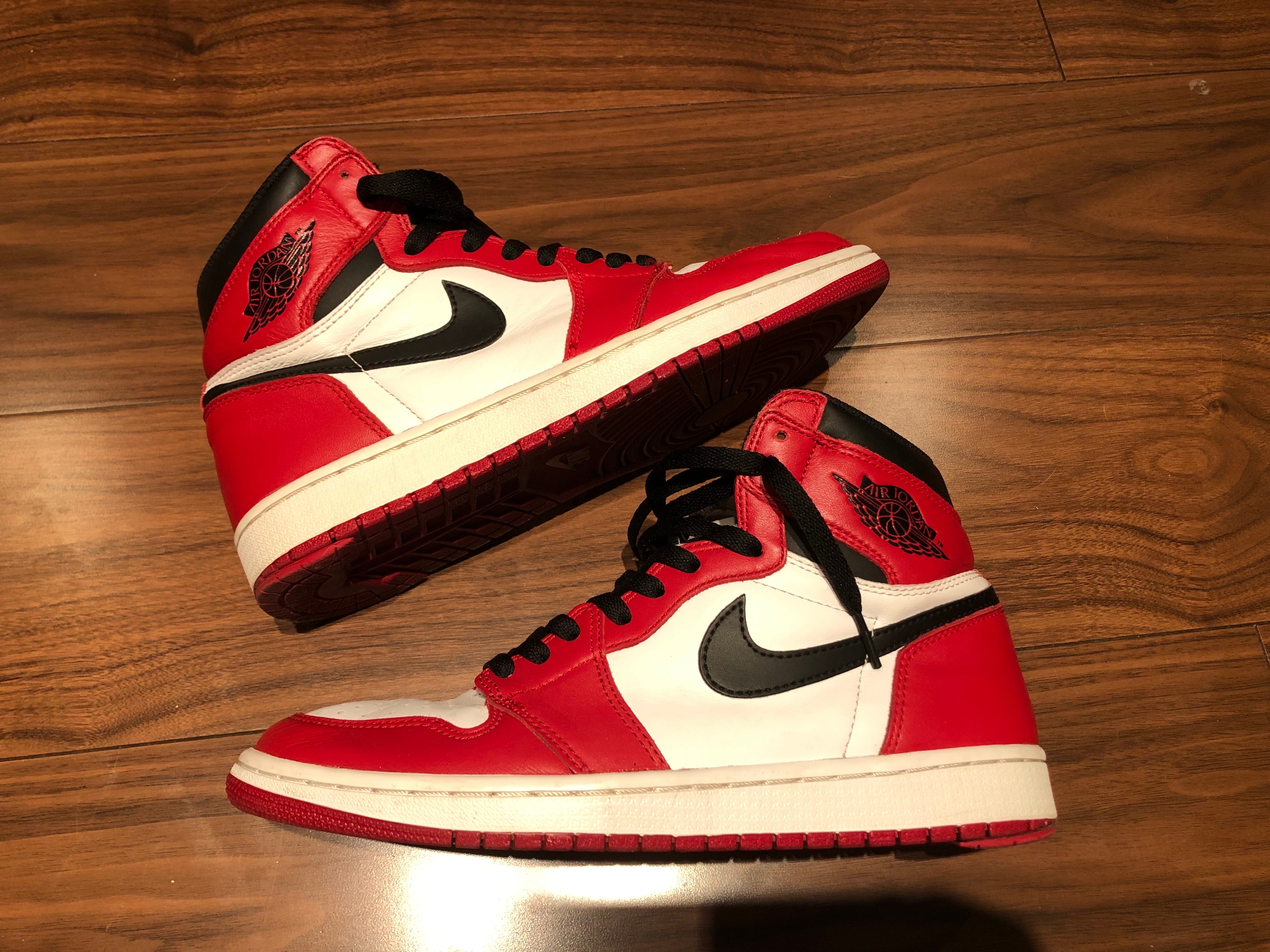 Nike Air Jordan 1 Retro High "Chicago" (2015)