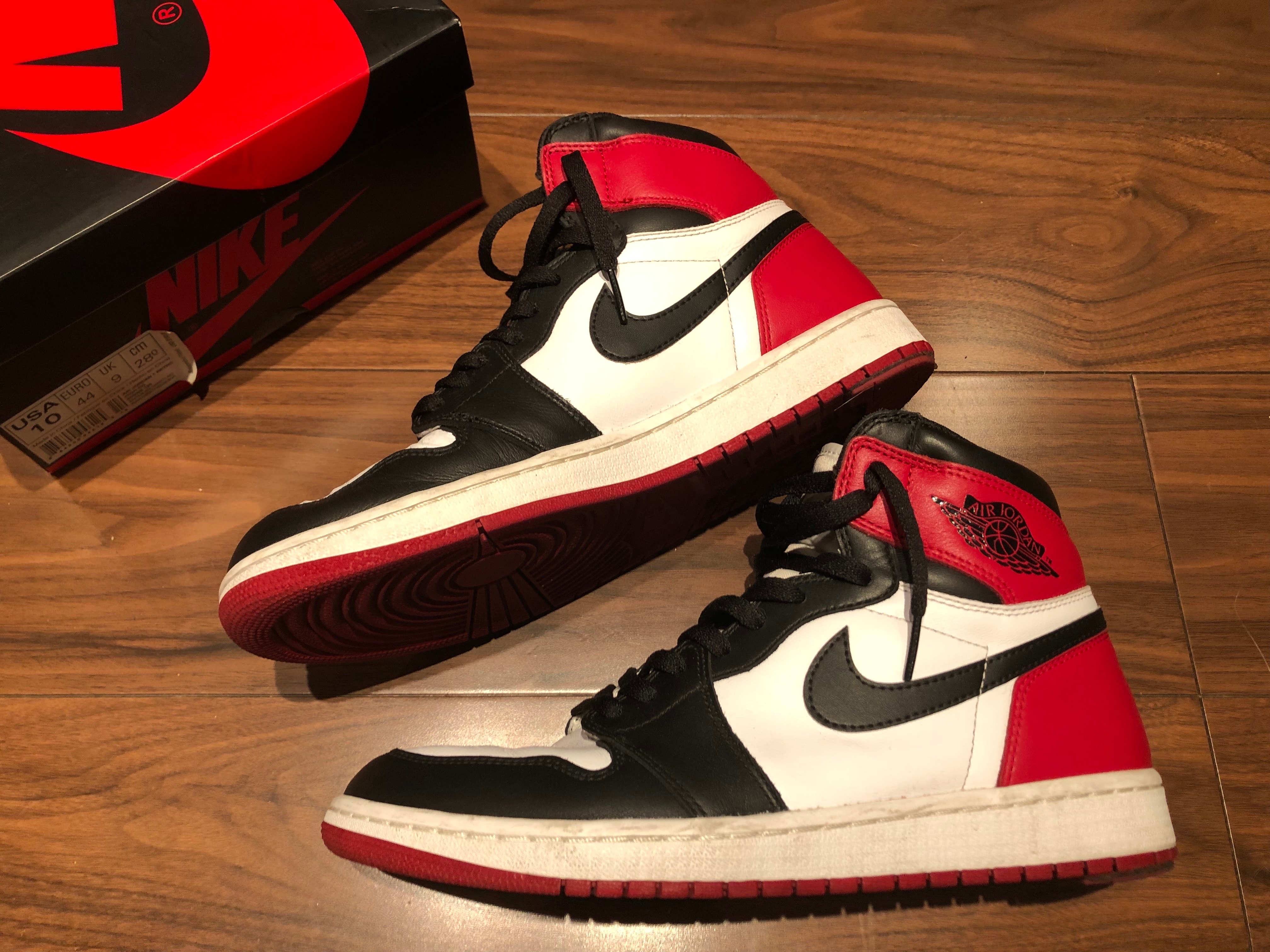 ナイキ エアジョーダン 1 レトロ ハイ OG "ブラック トゥ"(2016)