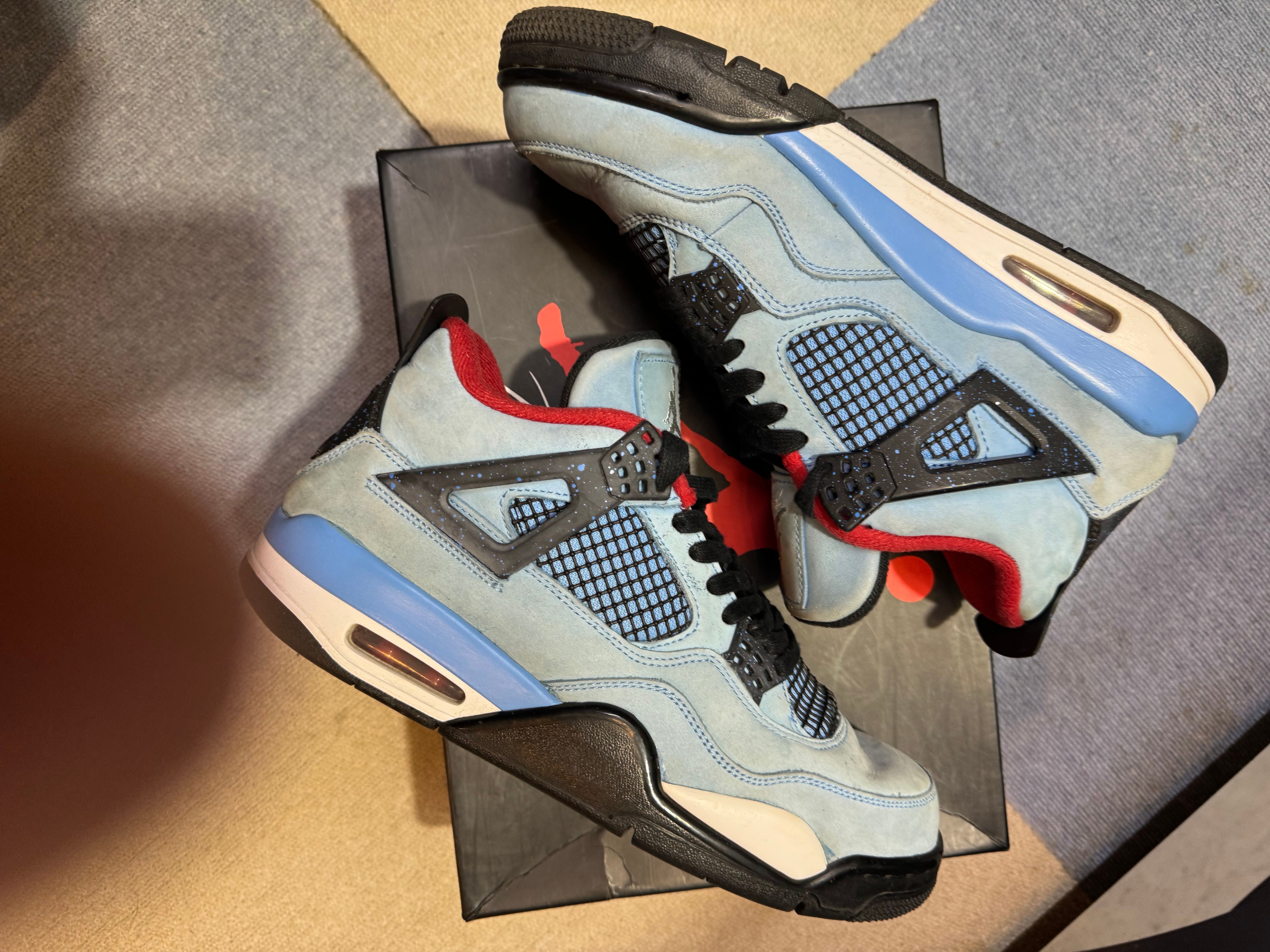 Travis Scott × Nike Air Jordan 4 Retro Cactus Jack "University Blue"