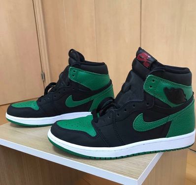 Nike Air Jordan 1 Retro High OG "Black/Pine Green" (2020)