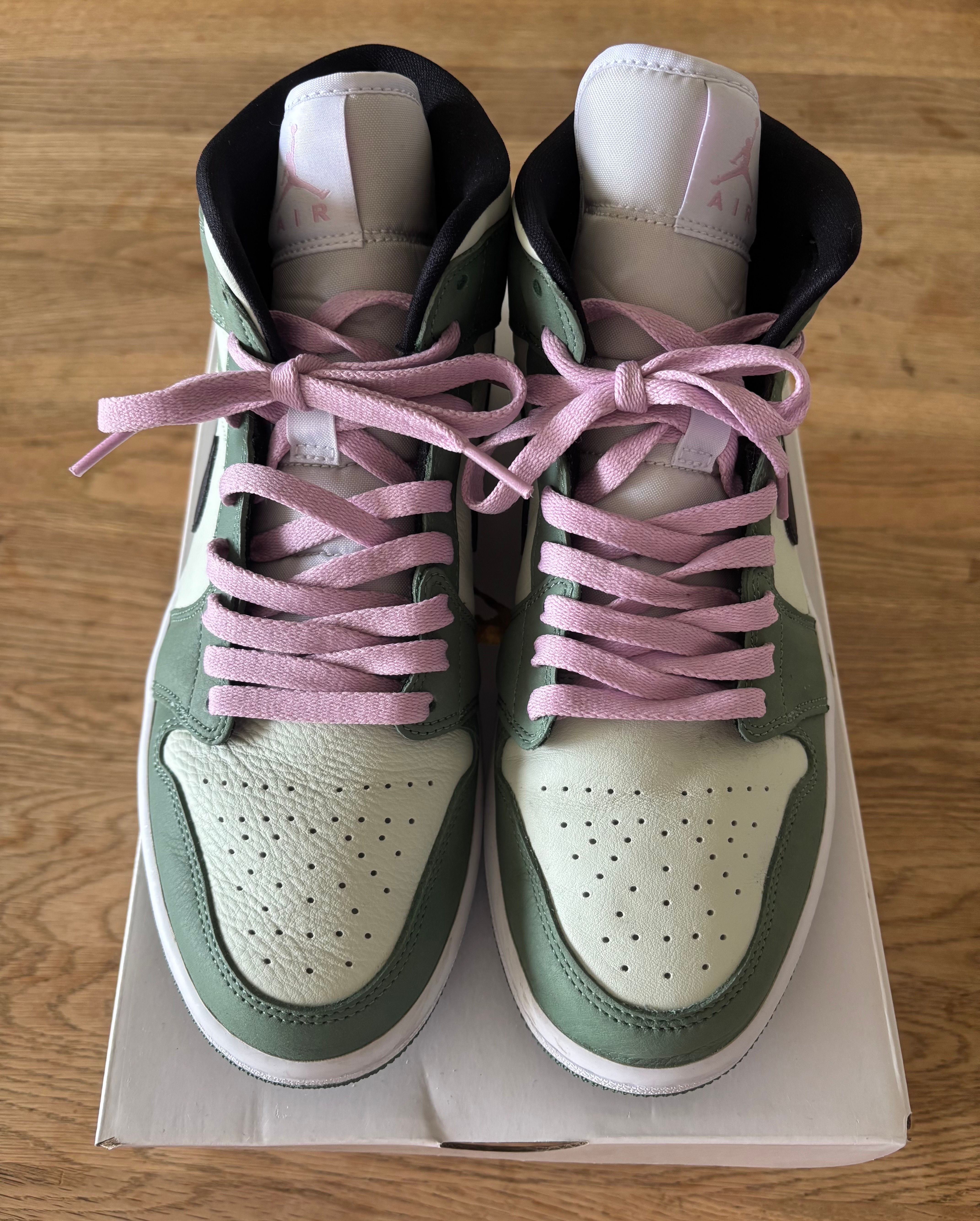 NIKE Women's AIR JORDAN 1 MID SE "DUTCH GREEN"