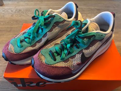 sacai × Nike Vapor Waffle "String/Red/Green"