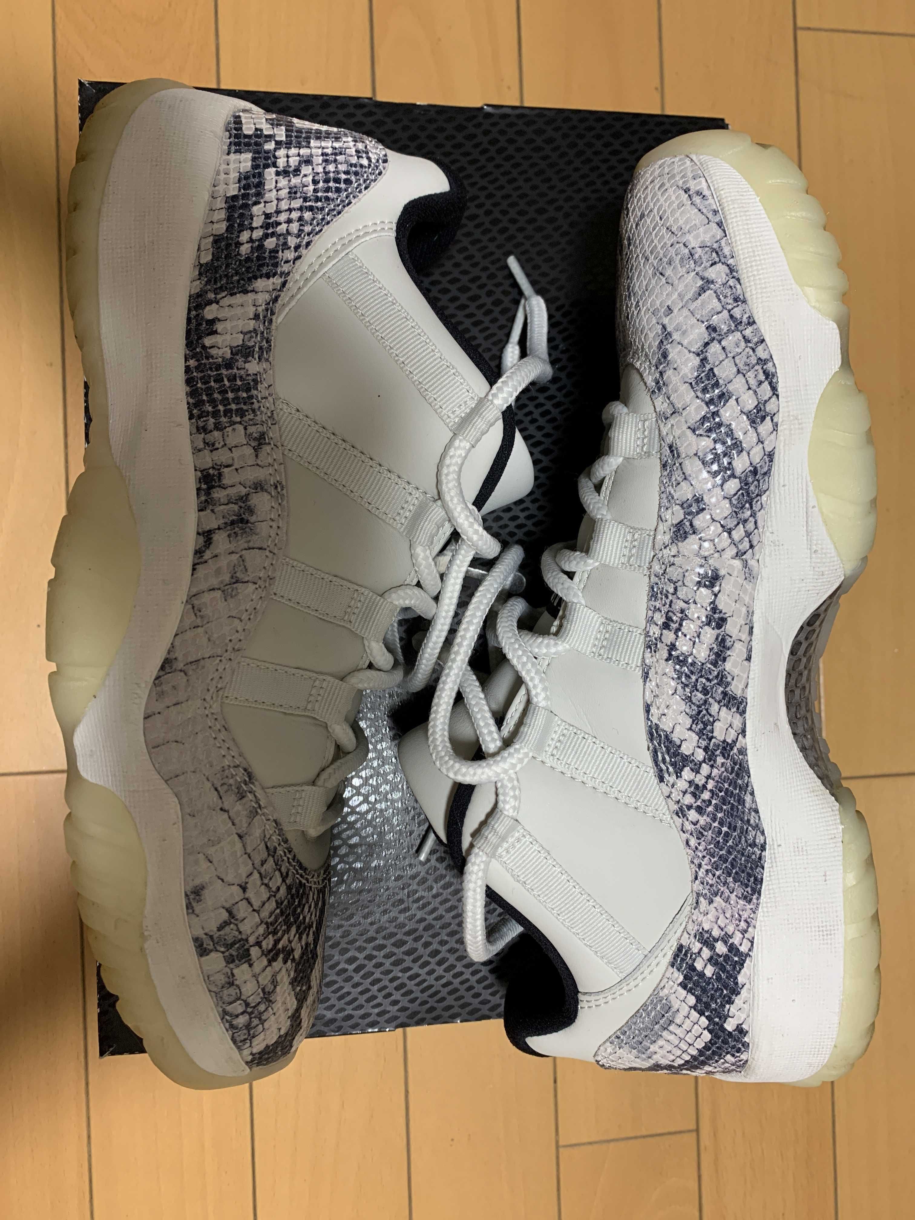 Nike Air Jordan 11 Low Snakeskin "Light Bone/University Red/Sail/Black"