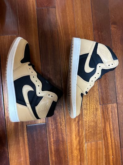 Nike Air Jordan 1 Retro High OG "Vachetta Tan"