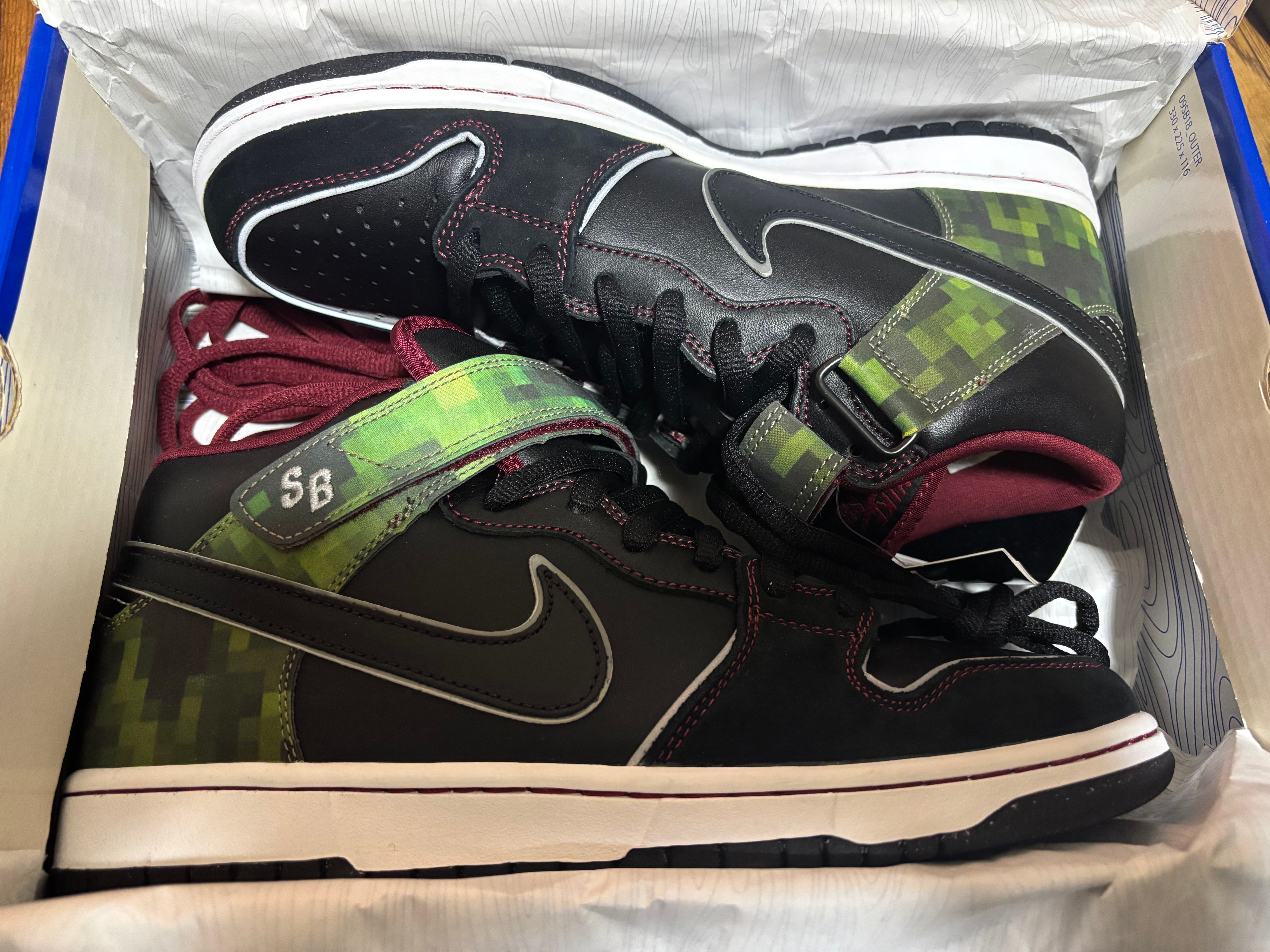 Nike SB Dunk Mid "Nitraid"