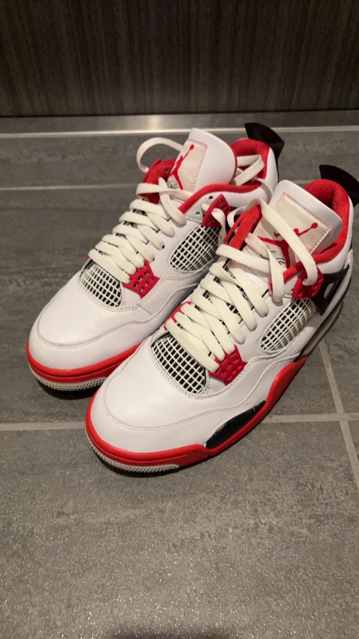 Nike Air Jordan 4 Retro OG "Fire Red" (2020)