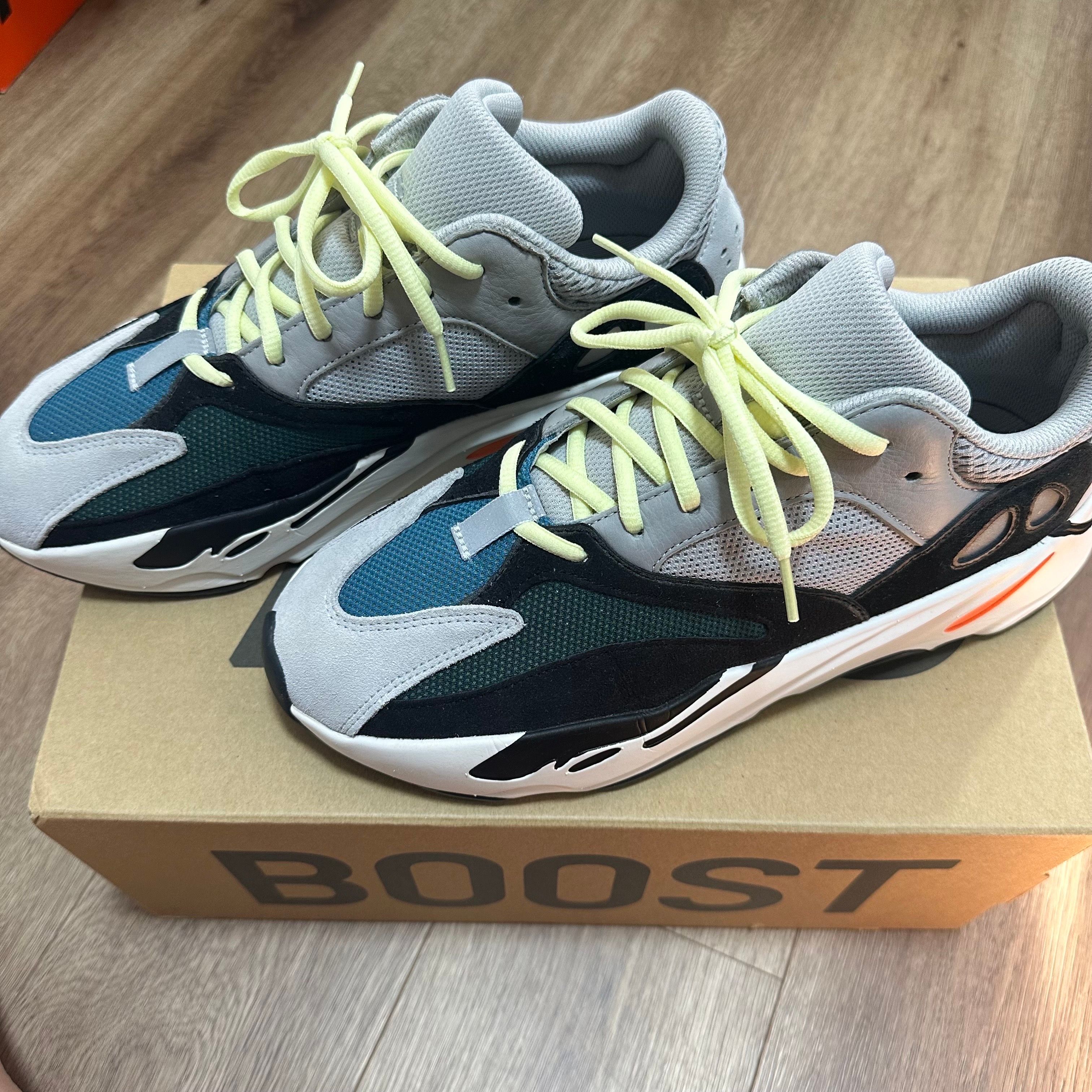 adidas YEEZY Boost 700 "Wave Runner"