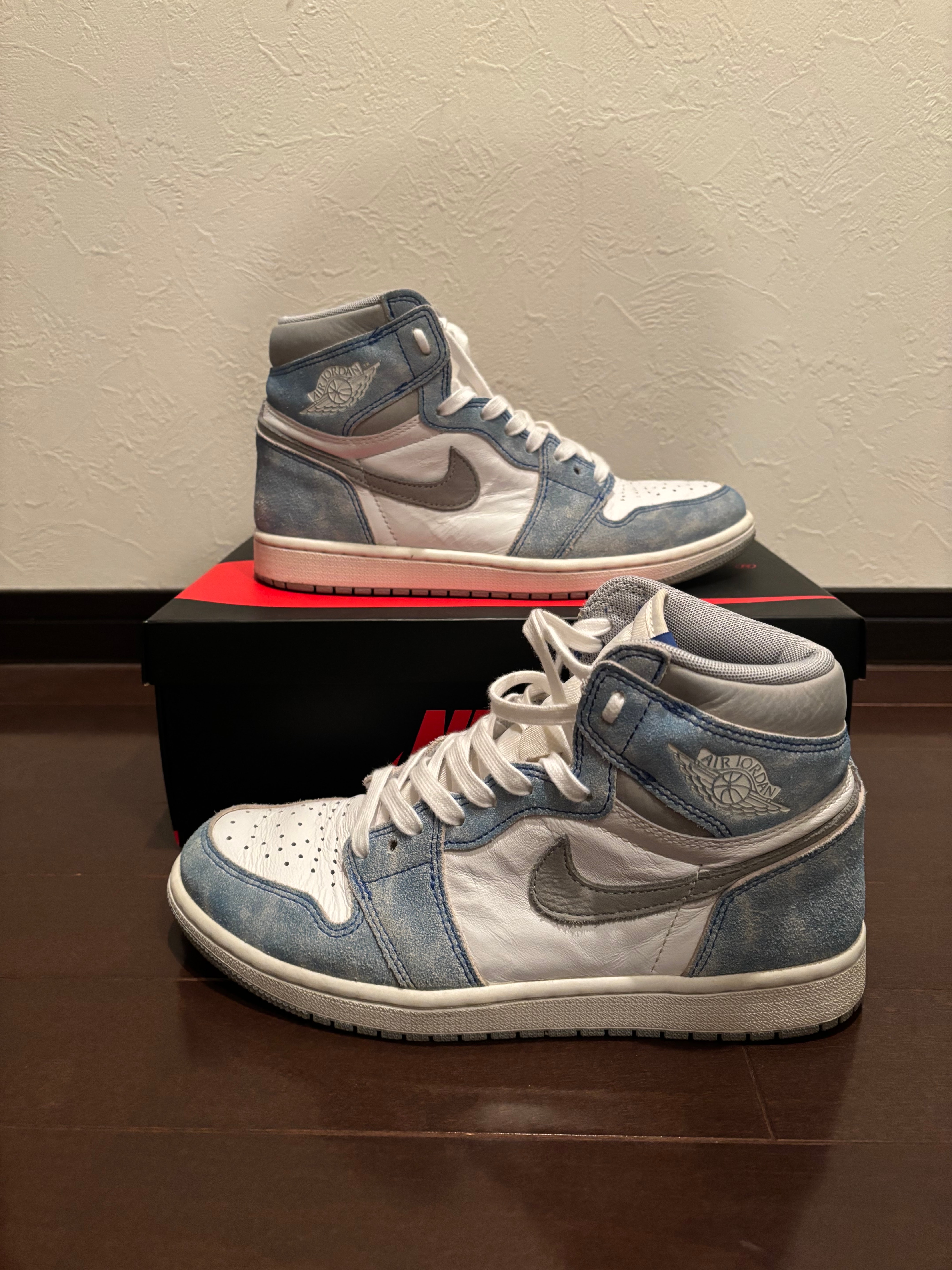 Nike Air Jordan 1 High OG "Hyper Royal"