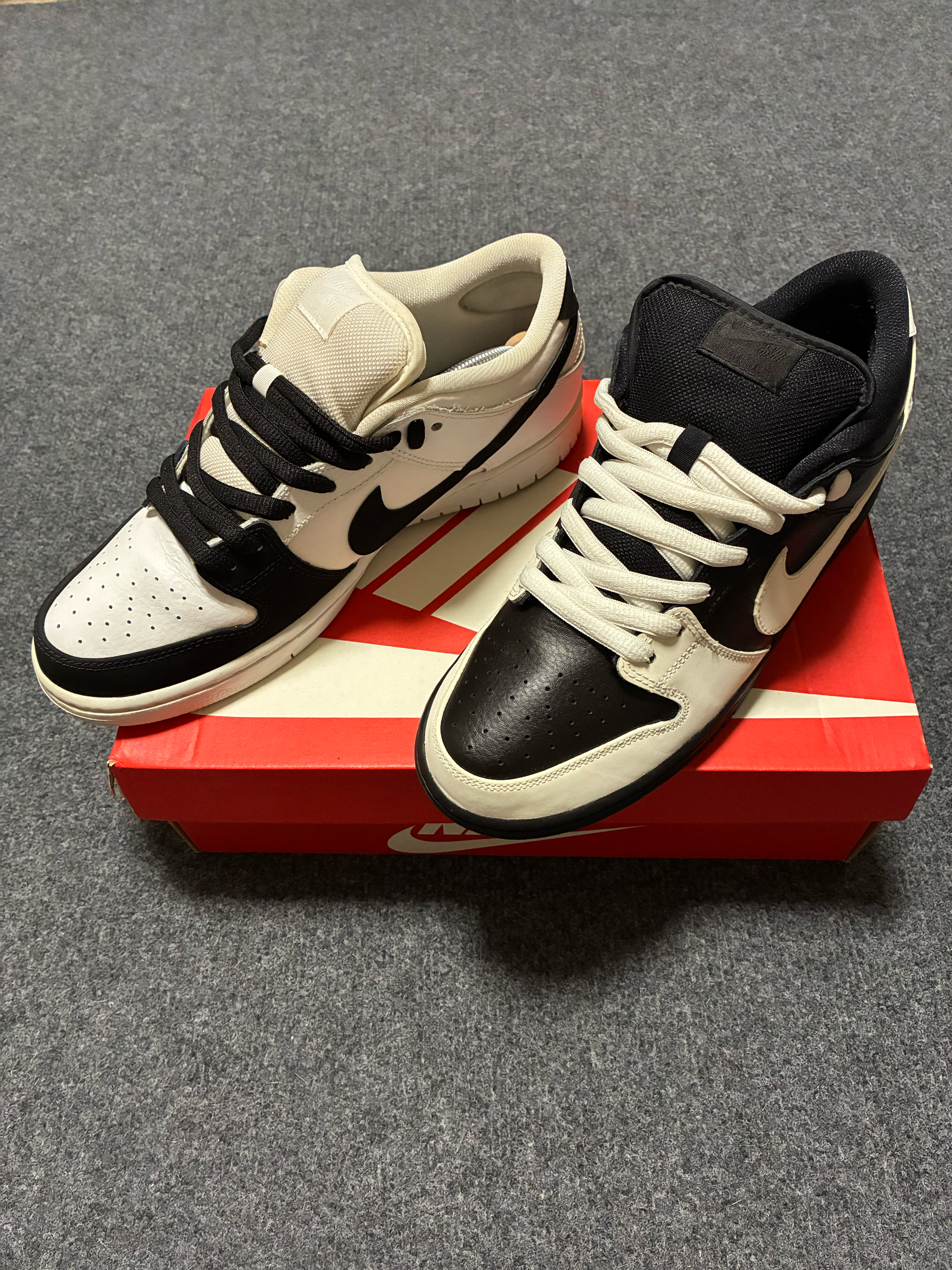 Nike SB Dunk Low "Yin Yang"