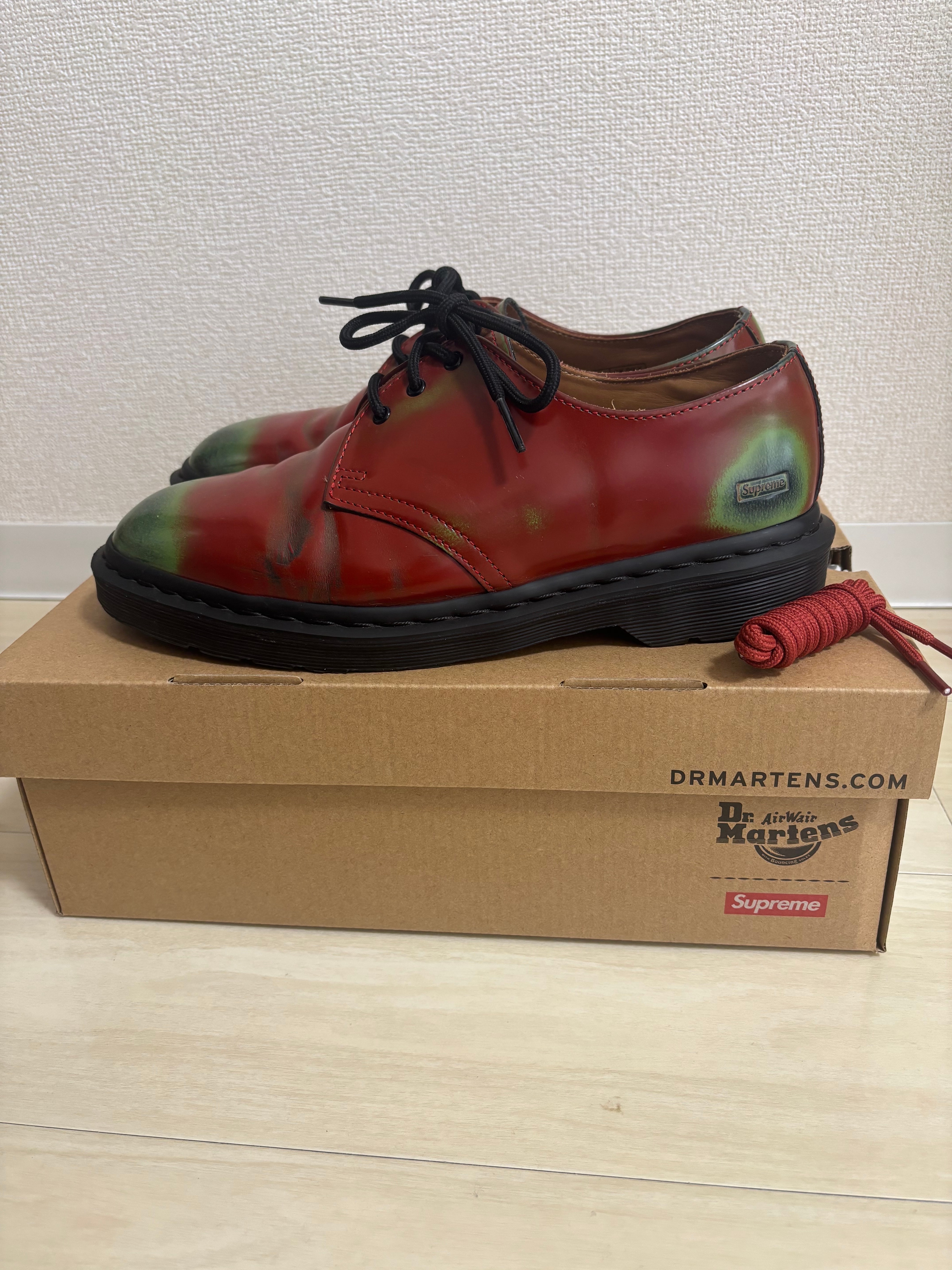 シュプリーム × ドクターマーチン 1461 3アイ シューズ "レッド"