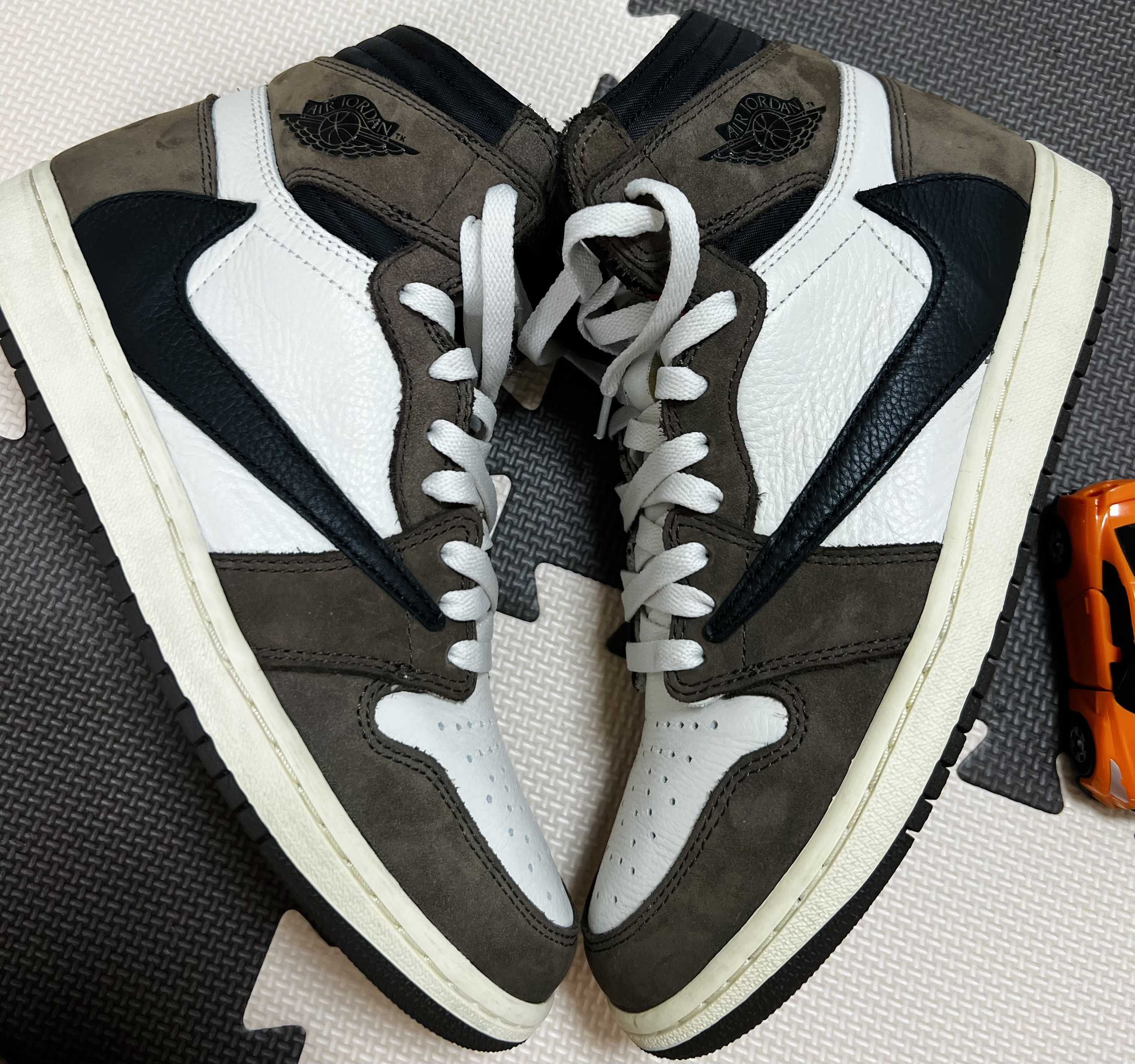 Travis Scott × Nike Air Jordan 1 Retro High OG TS SP "Sail/Dark Mocha"