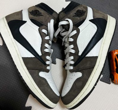 Travis Scott × Nike Air Jordan 1 Retro High OG TS SP "Sail/Dark Mocha"