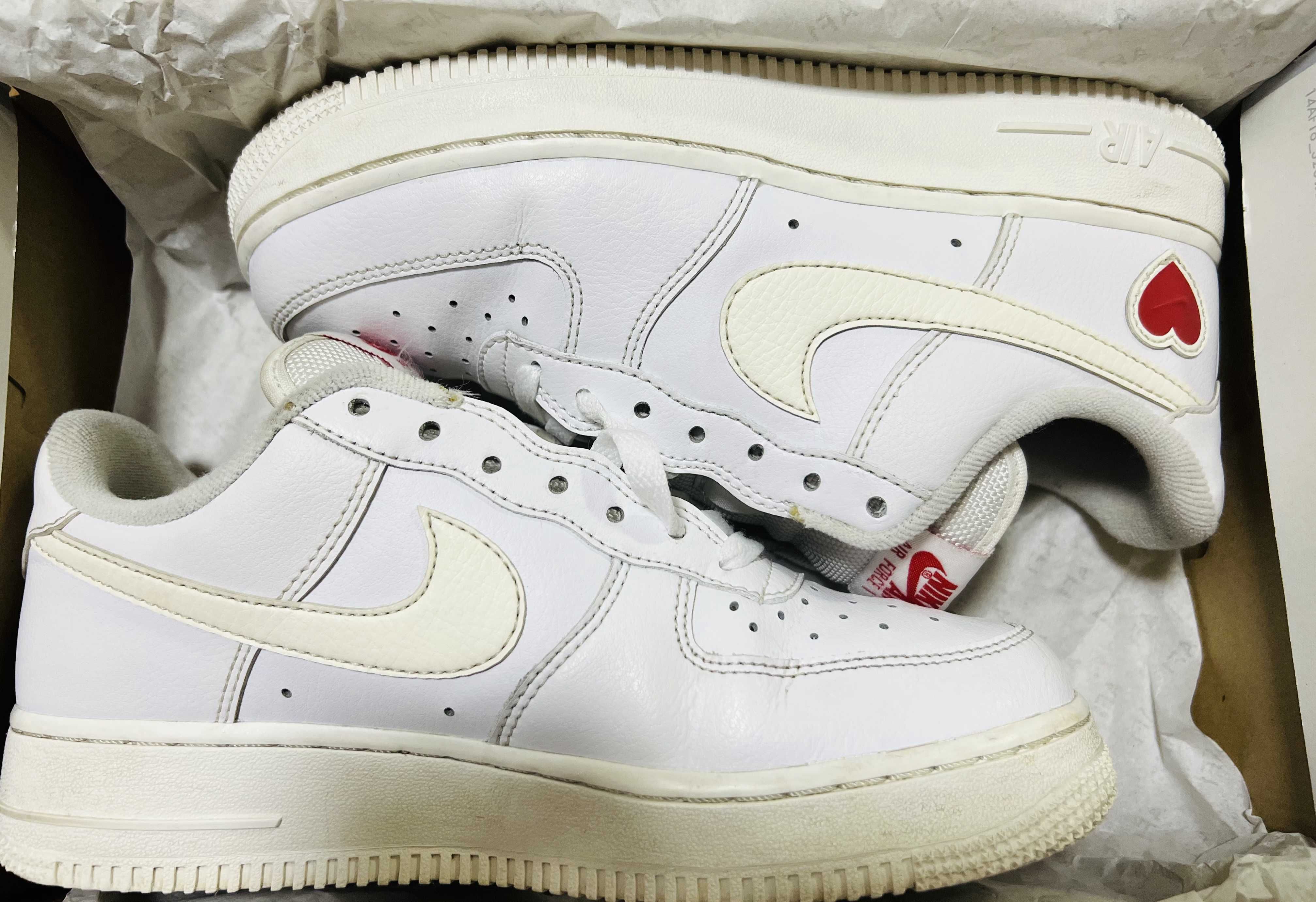 Nike Air Force 1 Low "Valentines Day"