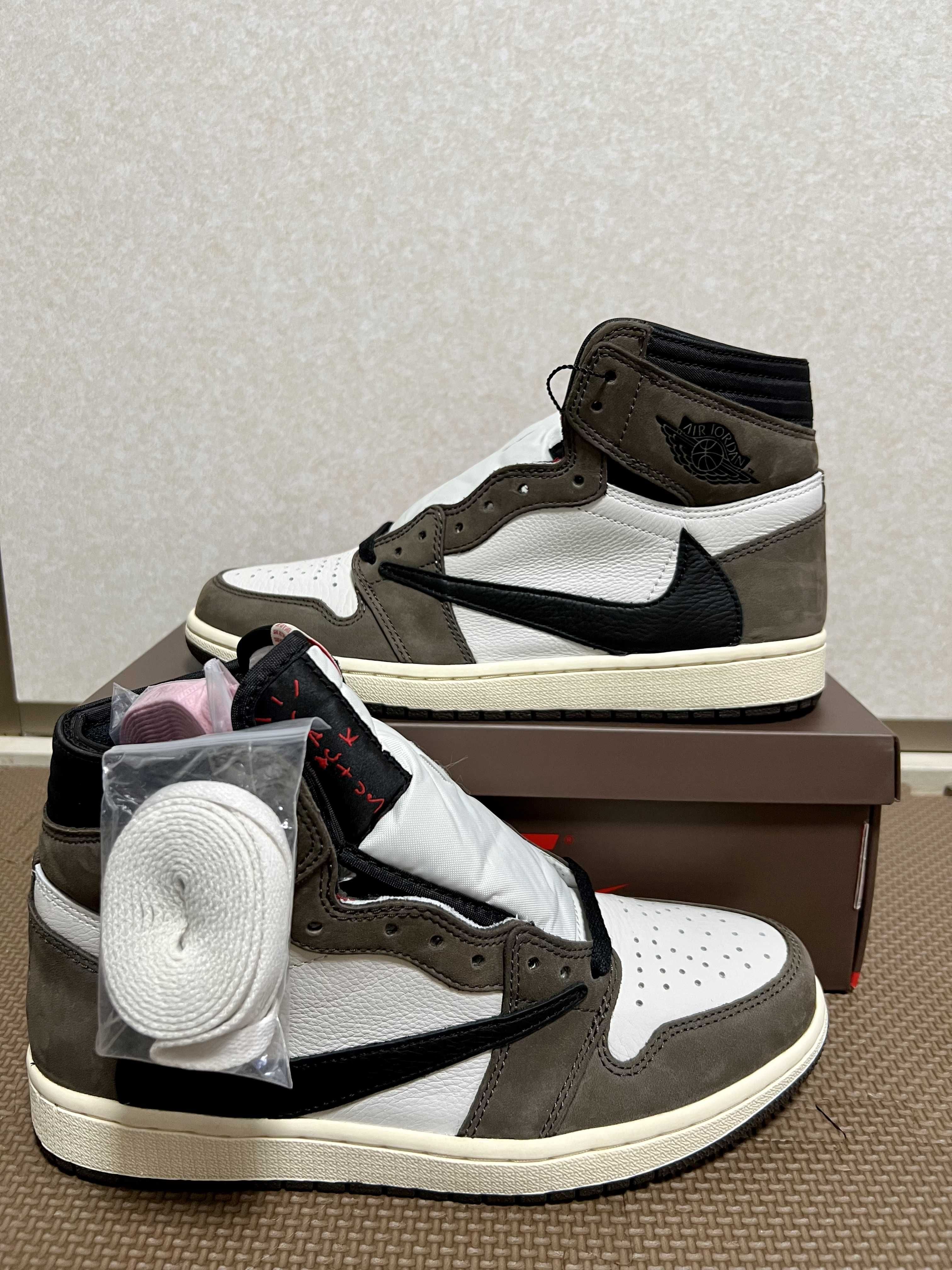 Travis Scott × Nike Air Jordan 1 Retro High OG TS SP "Sail/Dark Mocha"