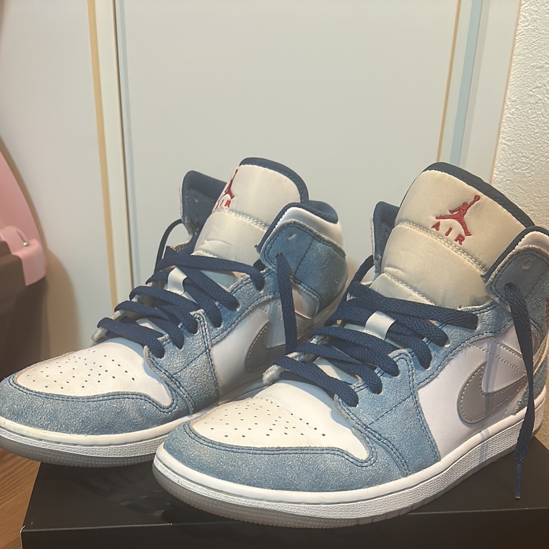 Nike Air Jordan 1 Mid SE "White/Hyper Royal/Red"