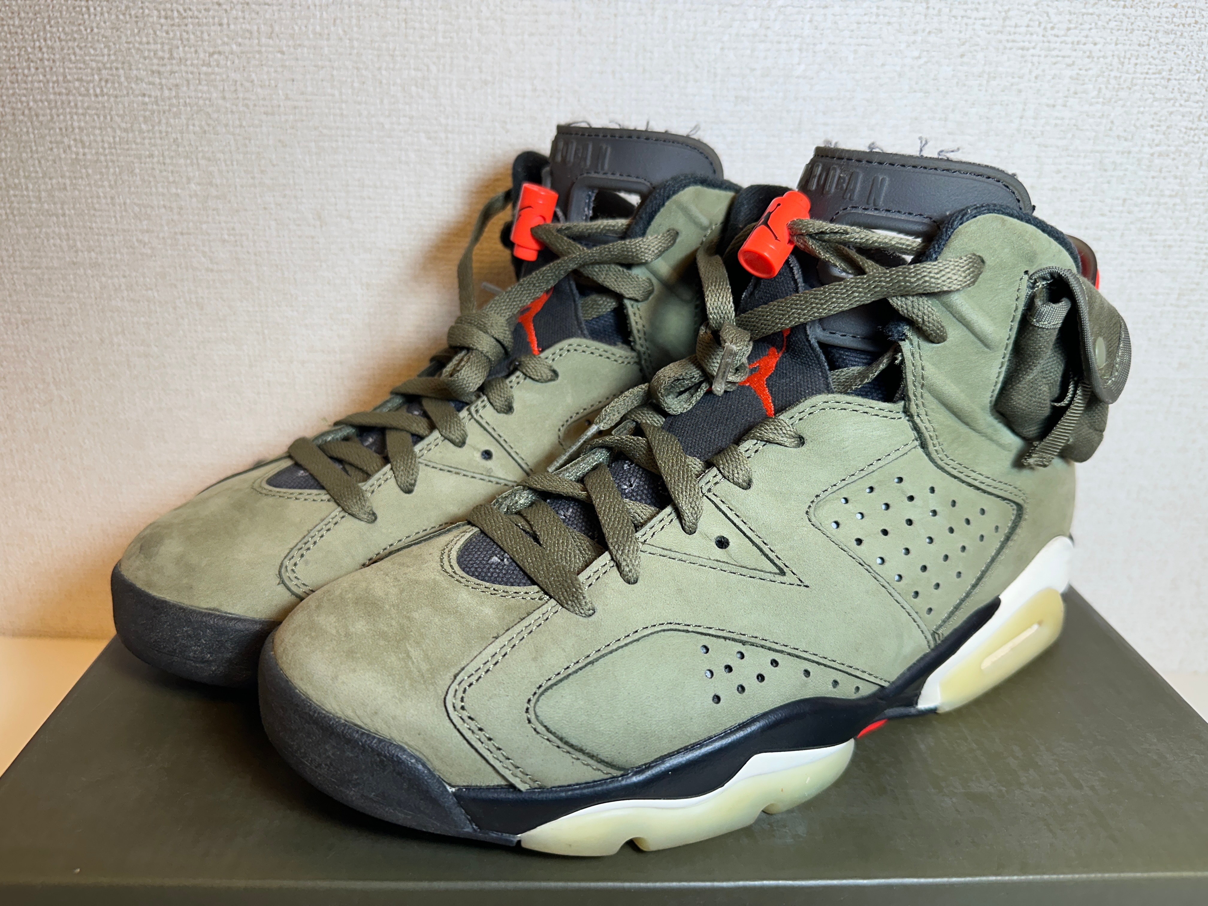Travis Scott × Nike Air Jordan 6 Retro "Medium Olive"