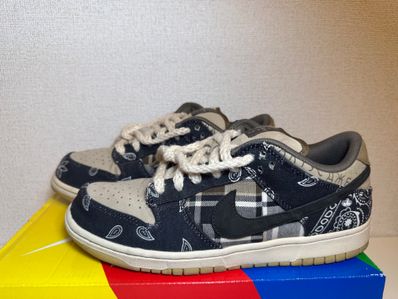 Travis Scott × Nike SB Dunk Low "Black/Parachute Beige"